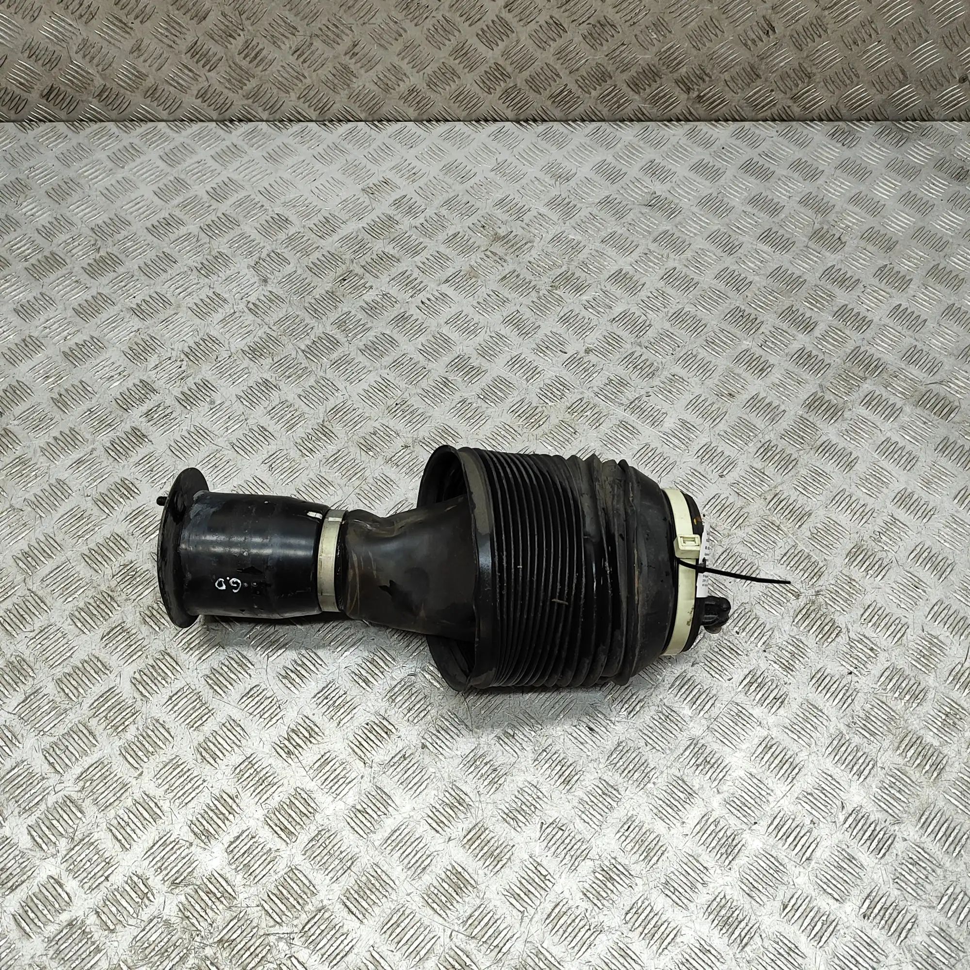 Toyota Land Cruiser 150 Rear Right Air Suspension Spring Bag Rear Right Air Suspension Spring Bag — TOYOTA L...