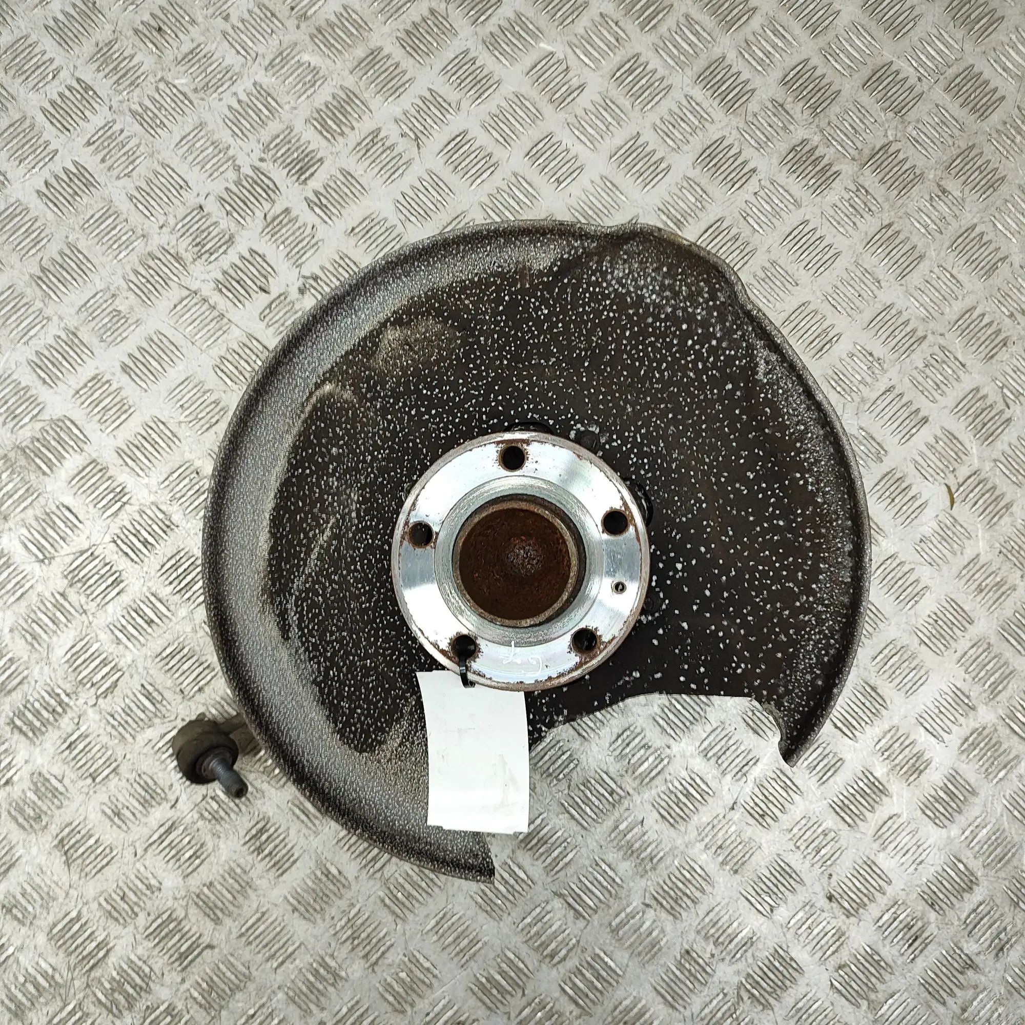 Volvo XC60 Rear Left Wheel Hub Spindle Rear Left Wheel Hub Spindle — VOLVO XC60 (II 24...