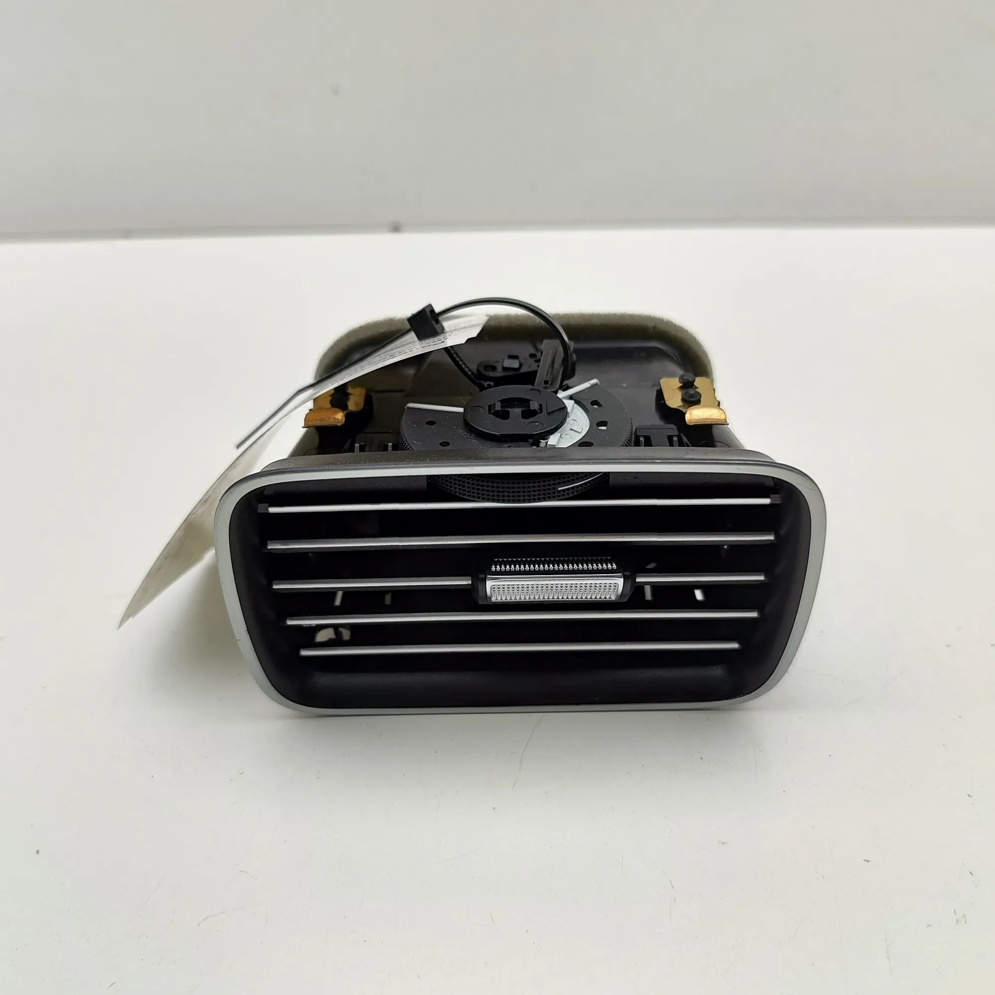 Mercedes-Benz GLE (W167) Dashboard Air Vents Dashboard Air Vents — MERCEDES BENZ GLE (W167) ...