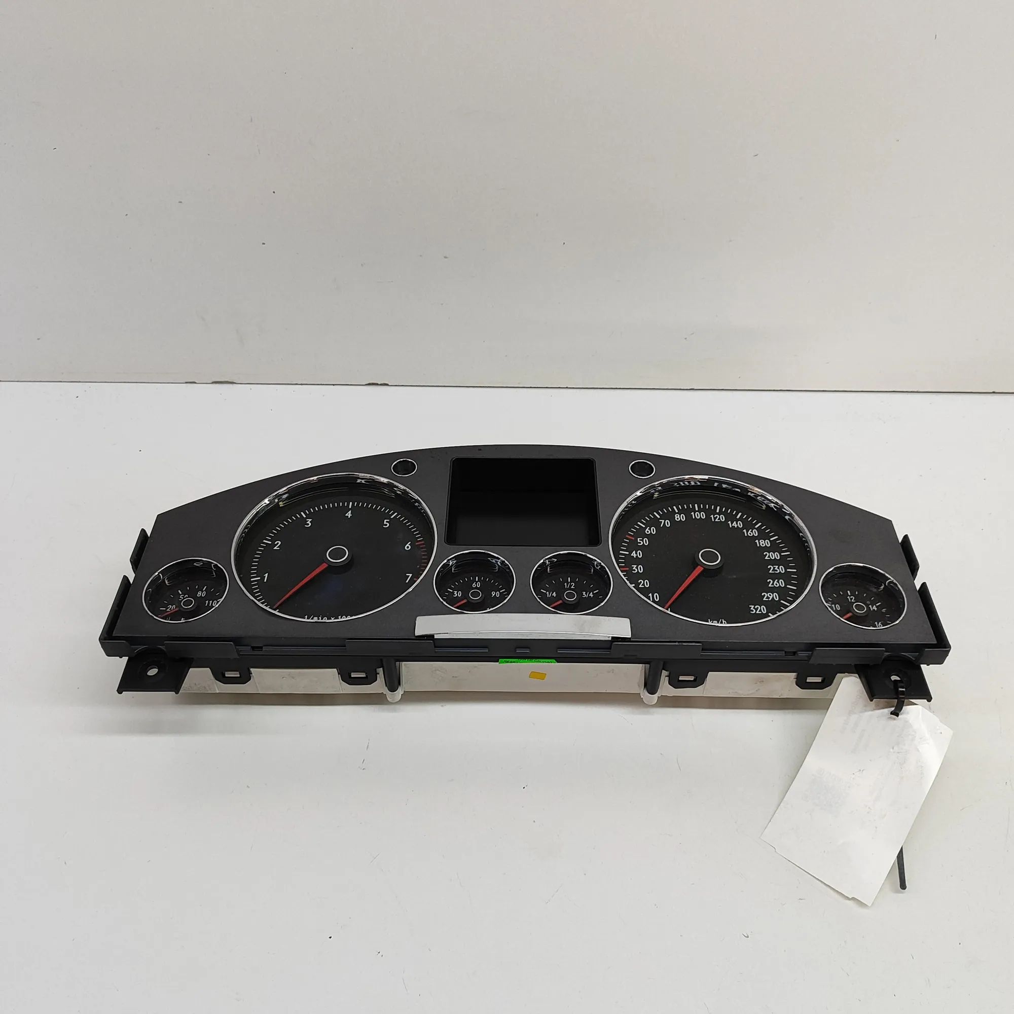 Volkswagen Phaeton Instrument Cluster Speedometer Instrument Cluster Speedometer — VW PHAETON (3D...