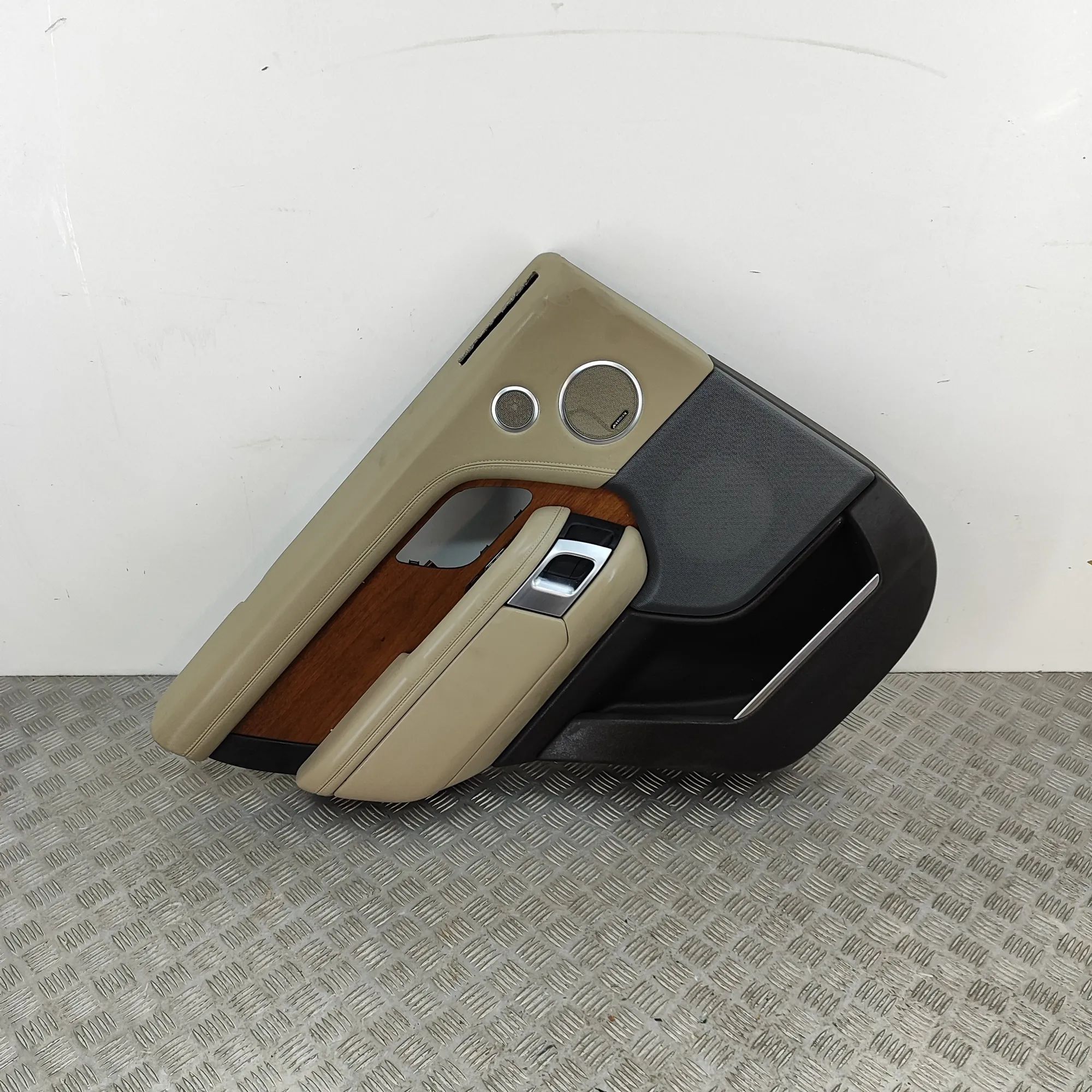 Land Rover Range Rover (L405) Rear Left Door Panel Rear Left Door Panel — LAND ROVER RANGE ROVER (...