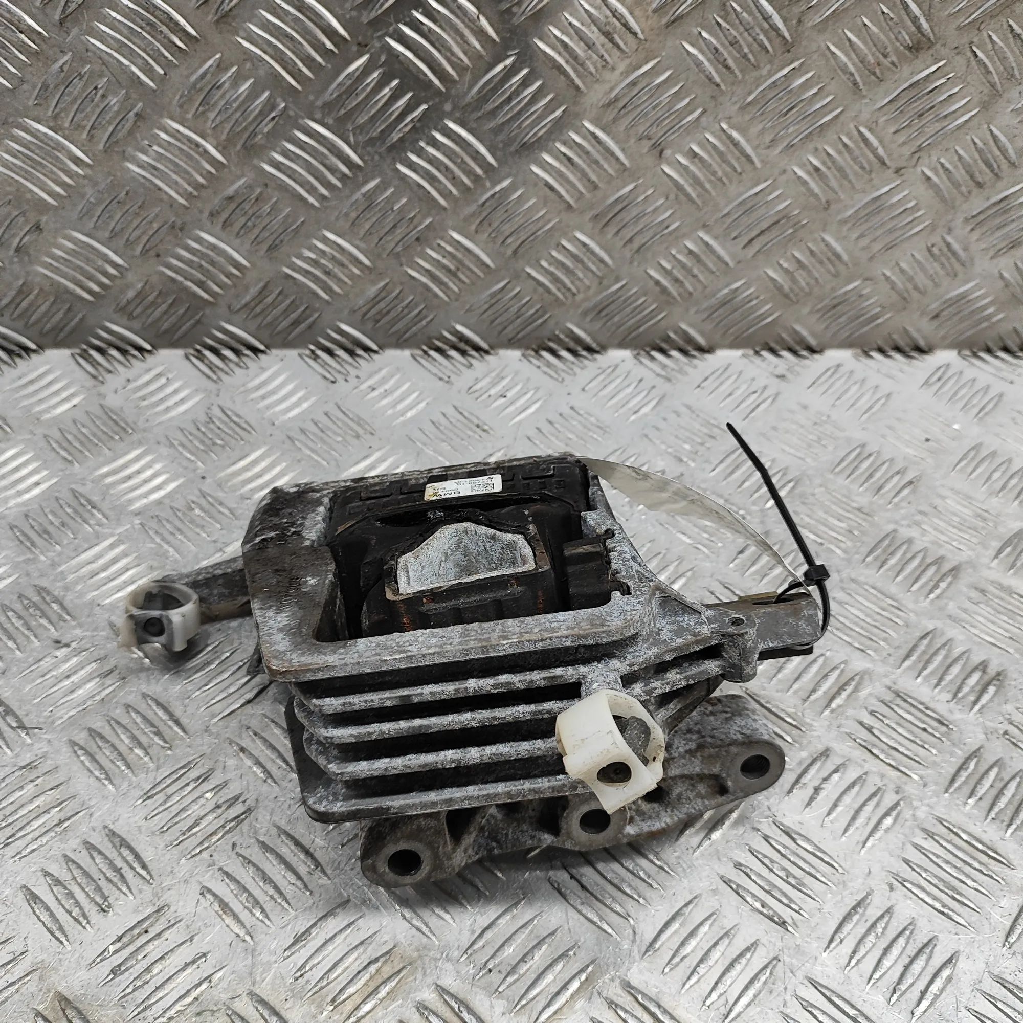 BMW X2 (F39) Right Side Engine Mount Right Side Engine Mount — BMW X2 (F39) (2018-.....