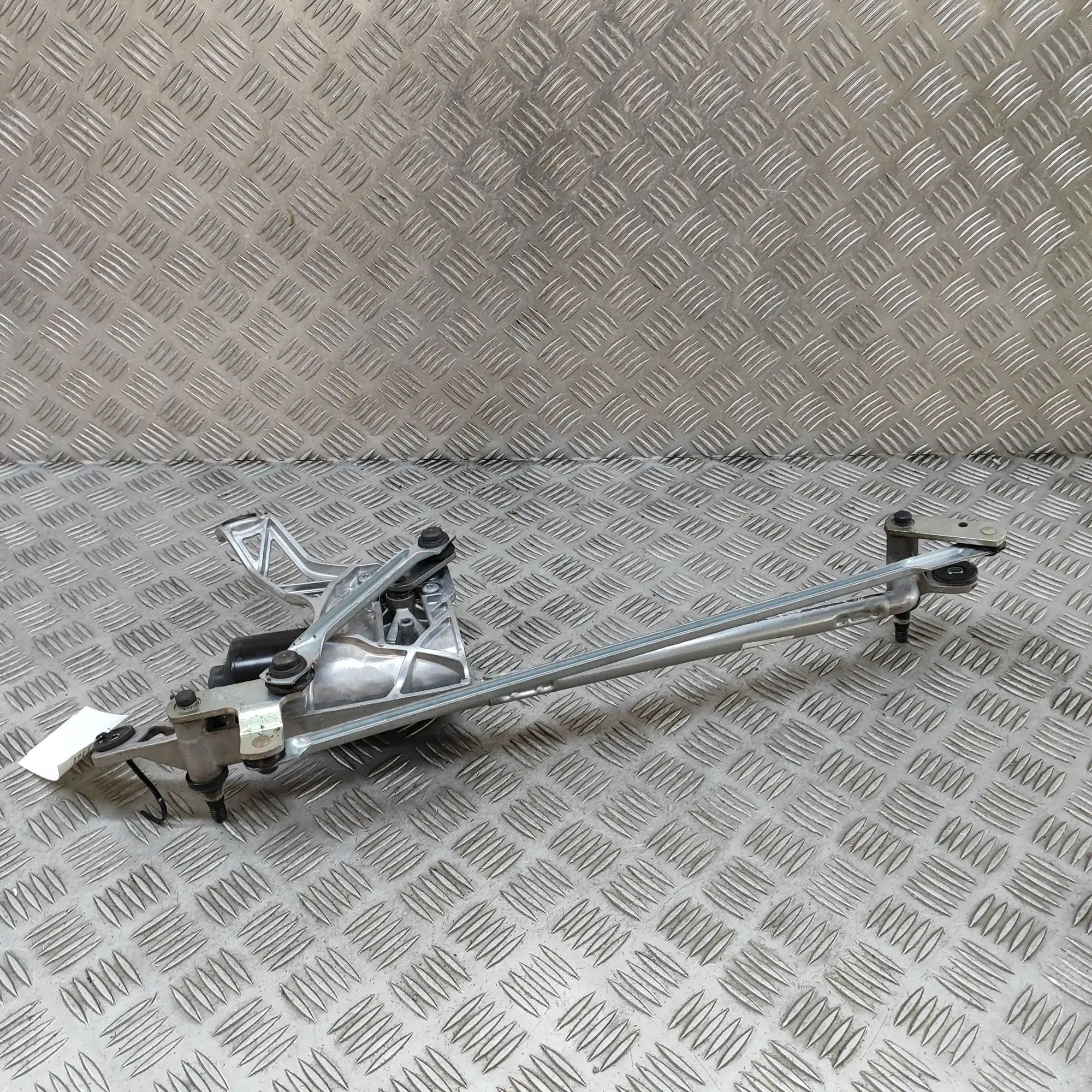 Porsche Cayenne Front Windshield Wiper Mechanism Front Windshield Wiper Mechanism — PORSCHE CAYE...