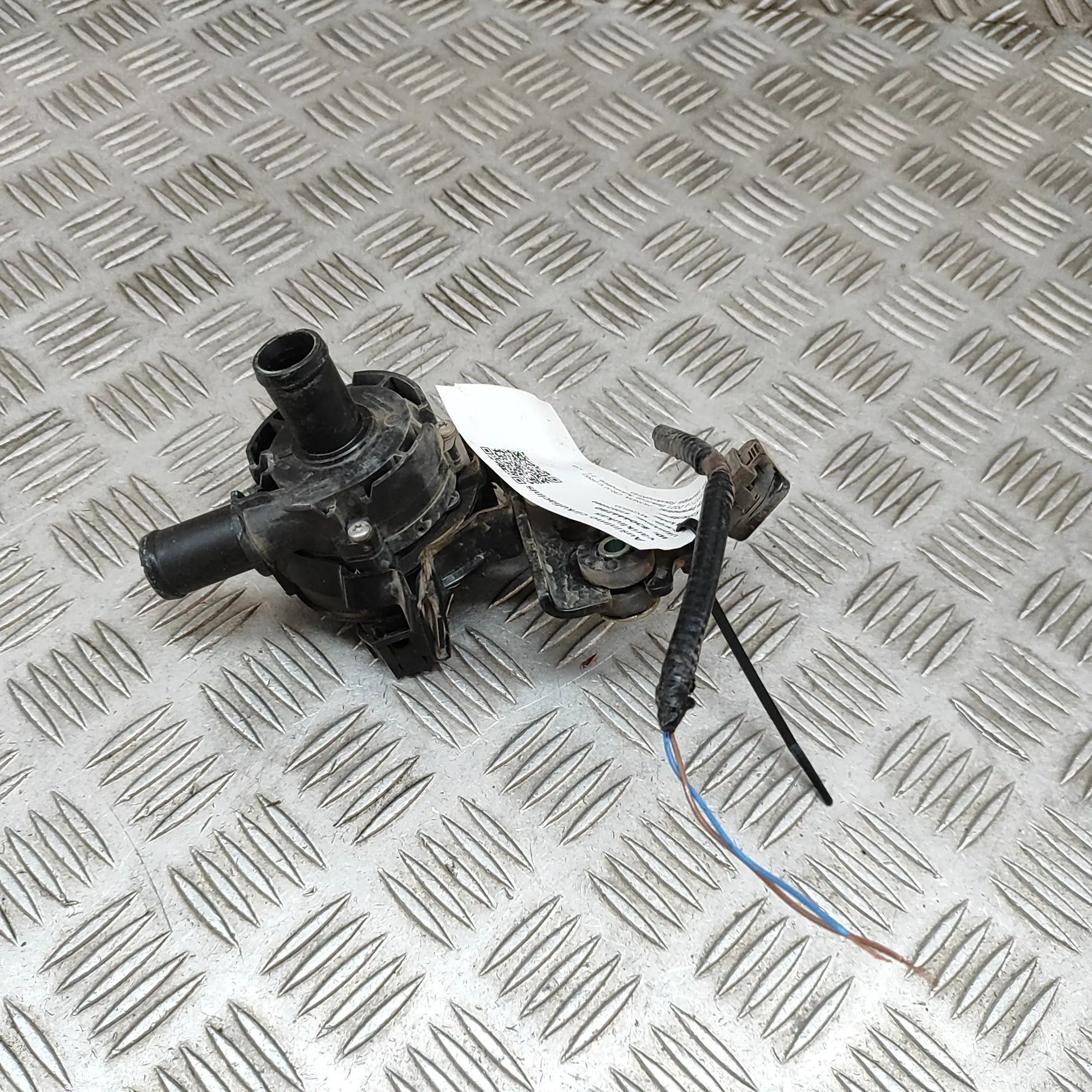 Honda CR-V Auxiliary Water Pump Auxiliary Water Pump — HONDA CR-V (V RW) (2017-...