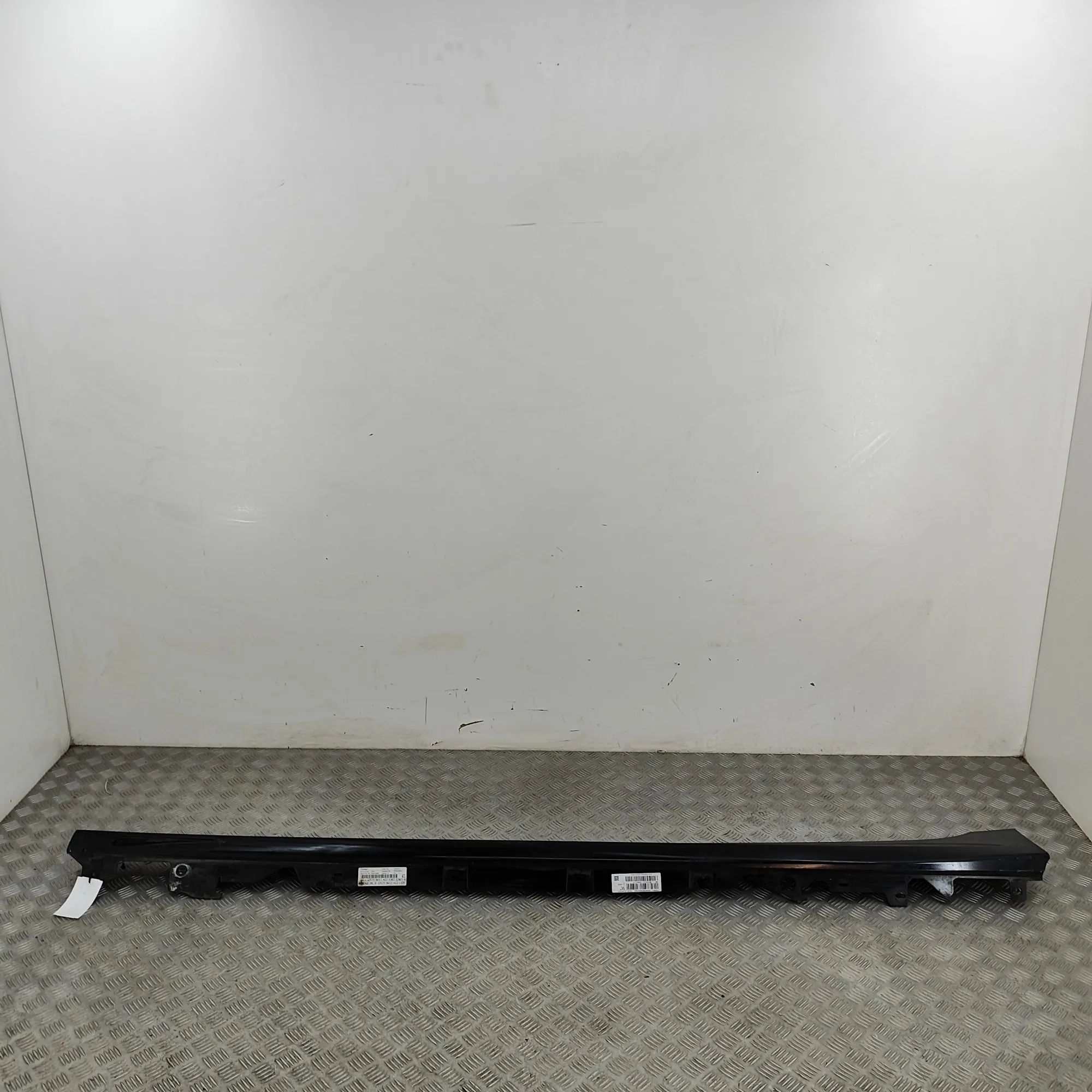 BMW 3 (G20 / G21) Left Side Plastic Sideskirt Cover Left Side Plastic Sideskirt Cover — BMW 3 SERIE...