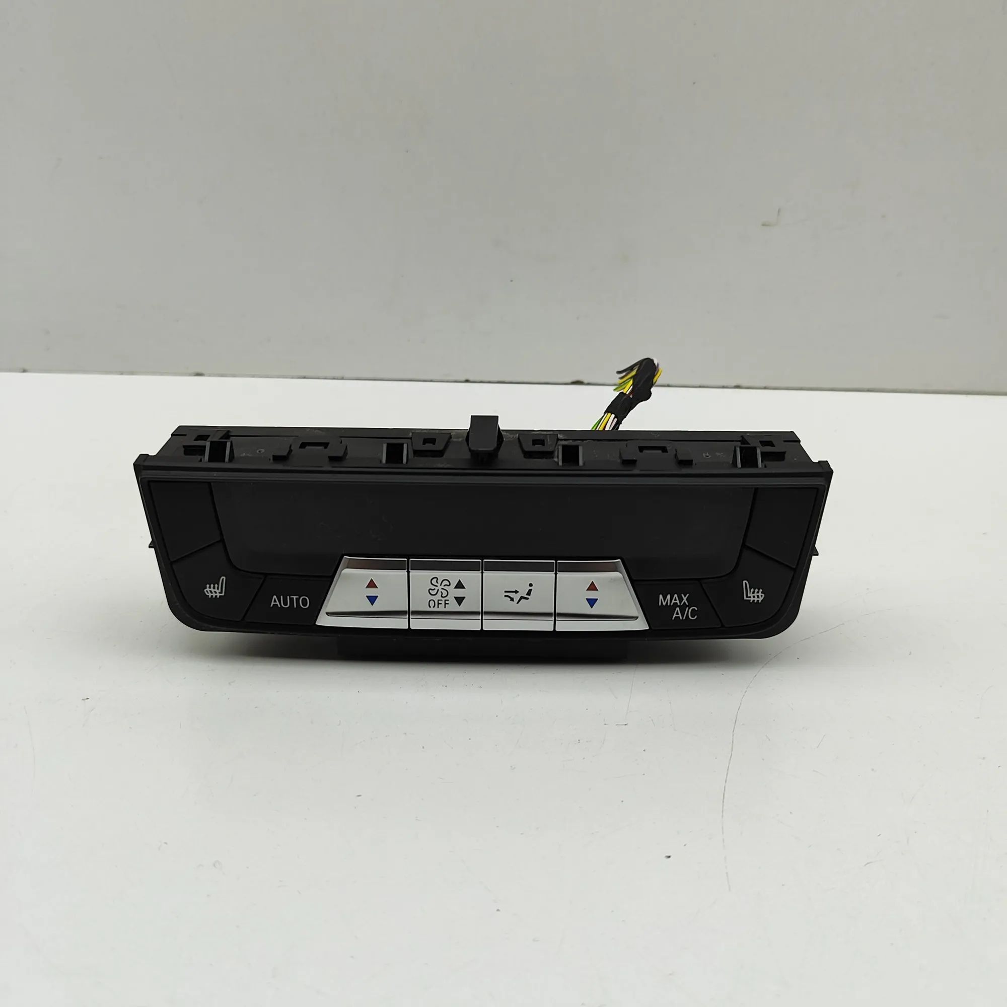 BMW X7 (G07) Climate control unit Climate control unit — BMW X7 (G07) (2019-...) ...