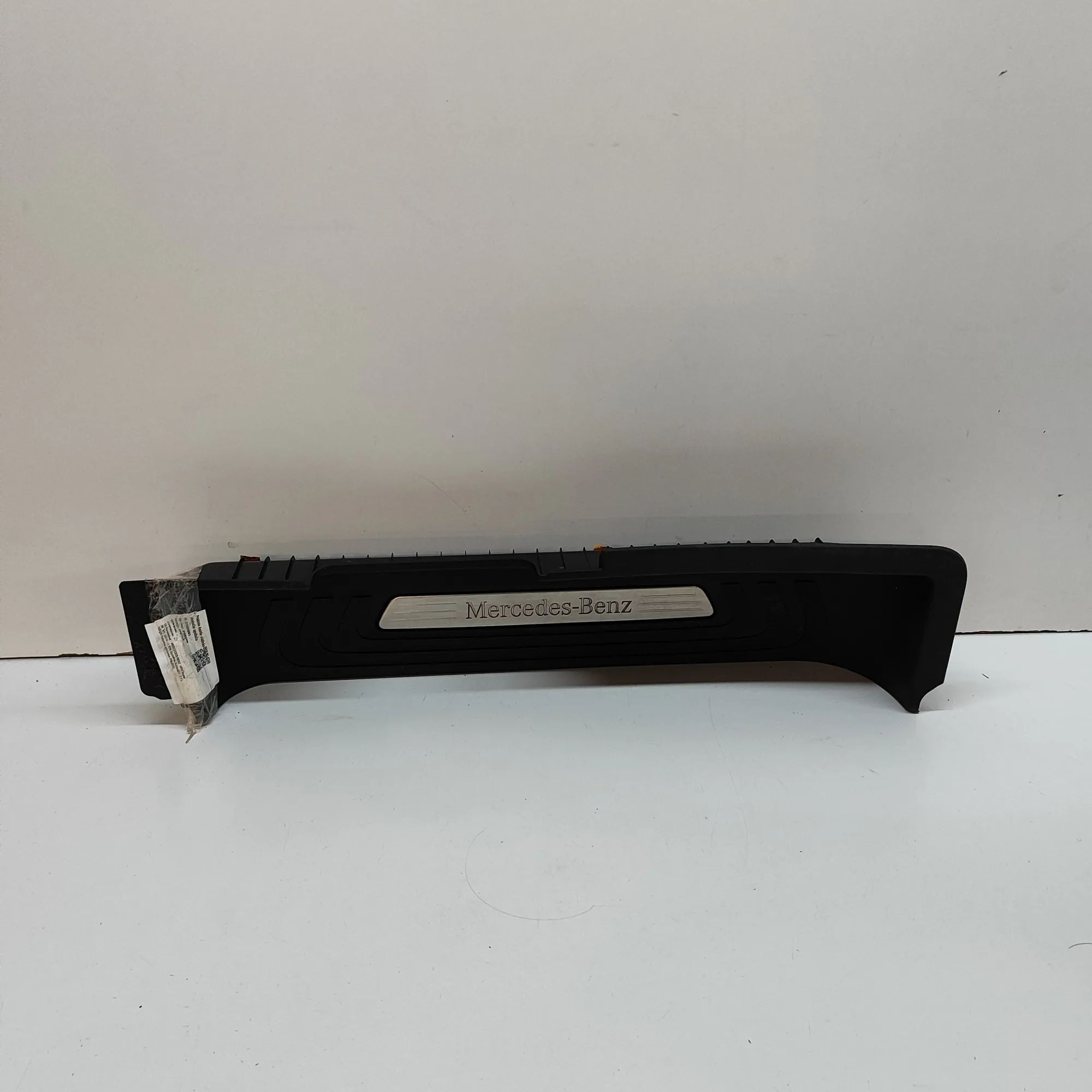 Mercedes-Benz V / Vito / EQV (W447) Interior sill trim — front right Interior sill trim — front right — MERCEDES BEN...