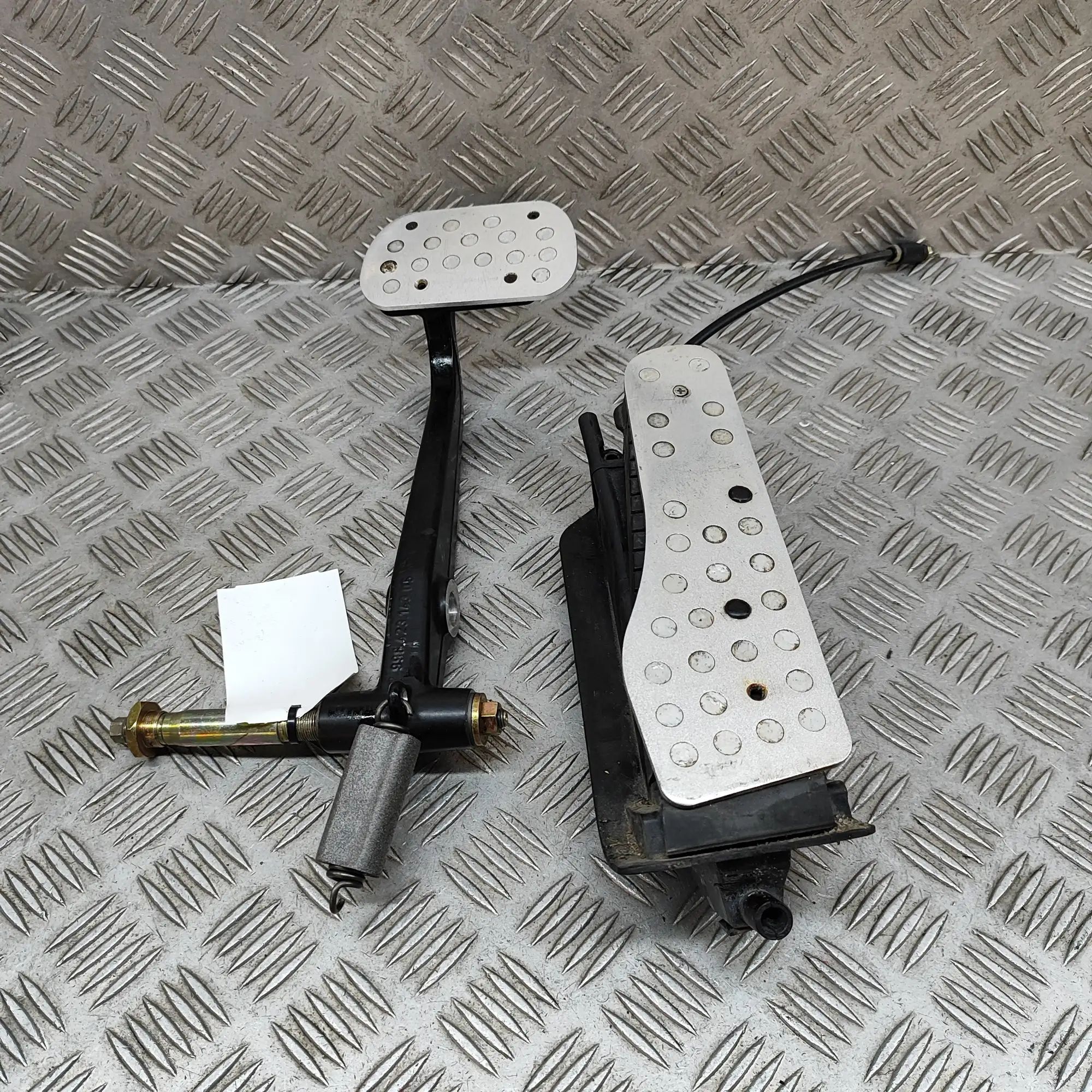 Porsche 911 (996) Pedal Assembly Pedal Assembly — PORSCHE 911 (996) (1997-2005) ...