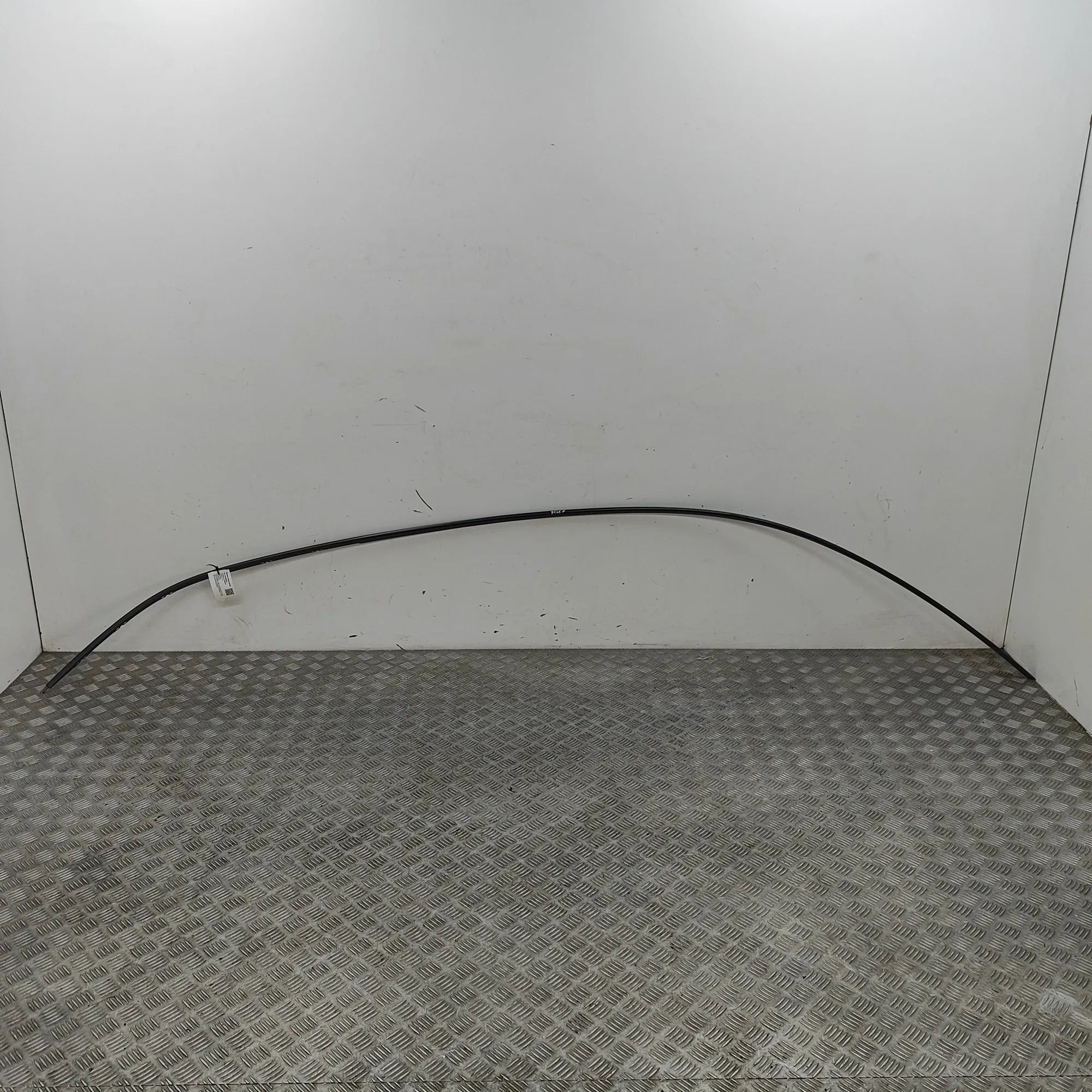 Audi A6 (C7) Right Side Roof Strip Trim Right Side Roof Strip Trim — AUDI A6 (Avant 4G5...