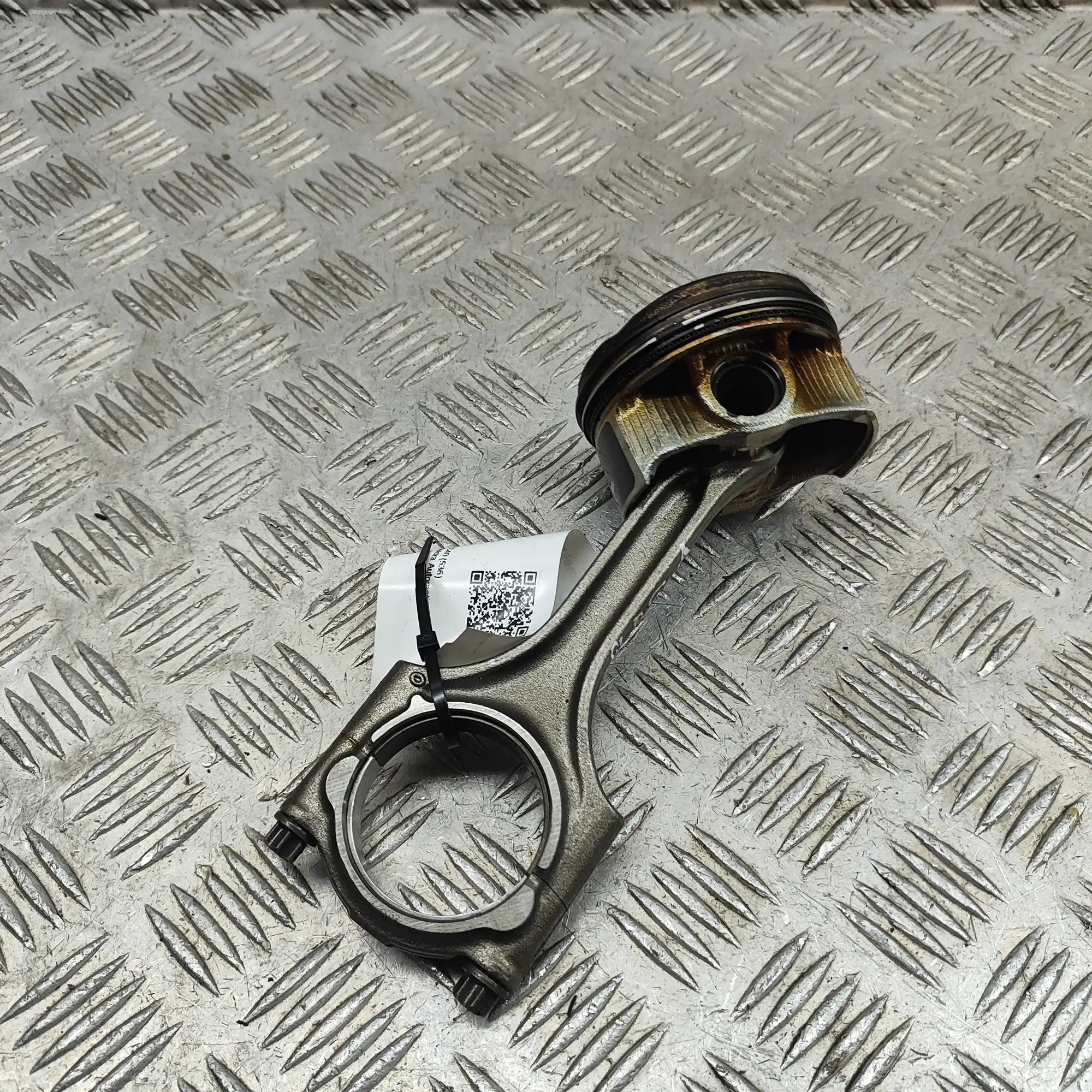 Volvo XC40 / EX40 Piston Piston — VOLVO XC40 (536) (2017-...) — 32298424...