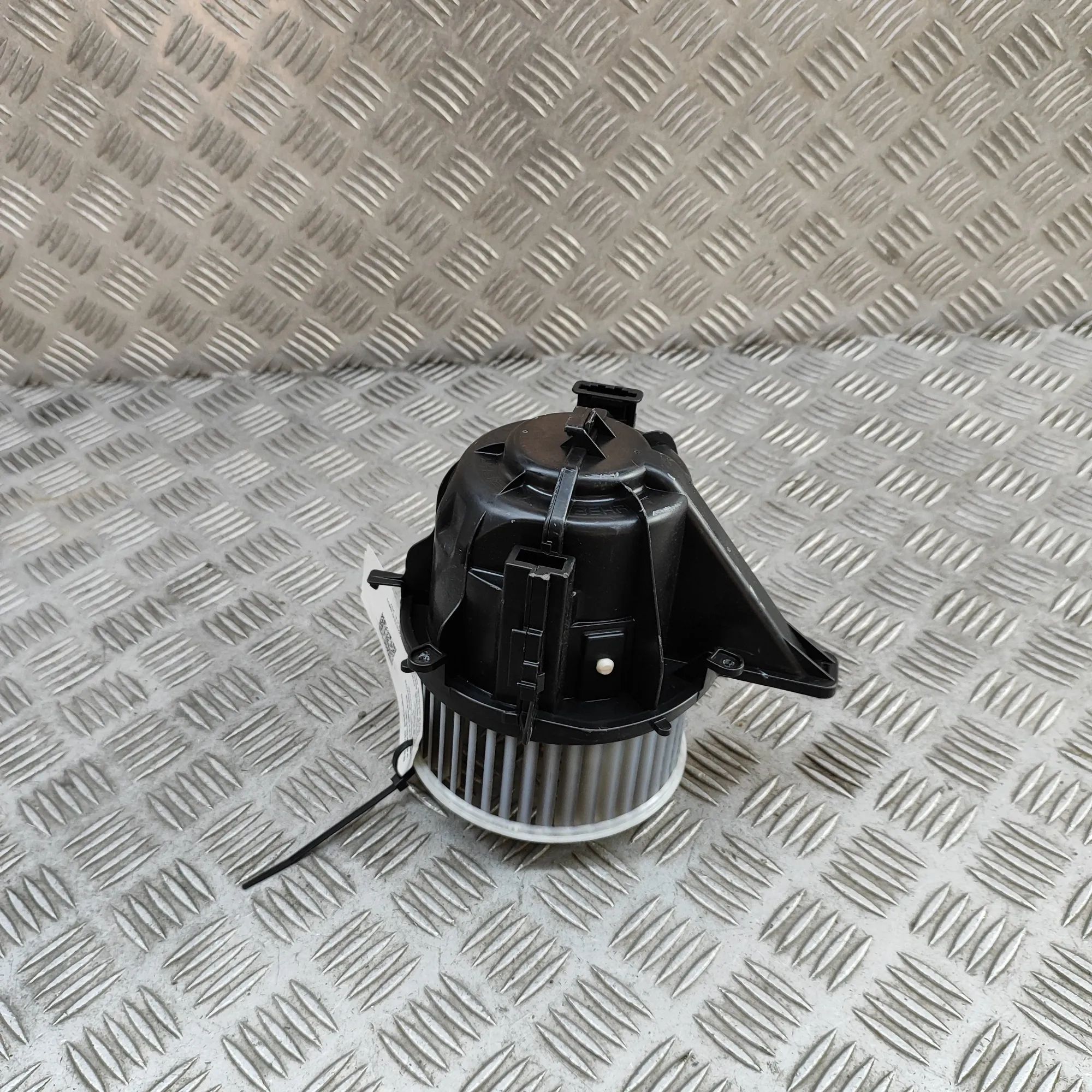 Heater Blower Fan Brand/Model: PORSCHE 718
Year: 2019
Engine: 2.5...