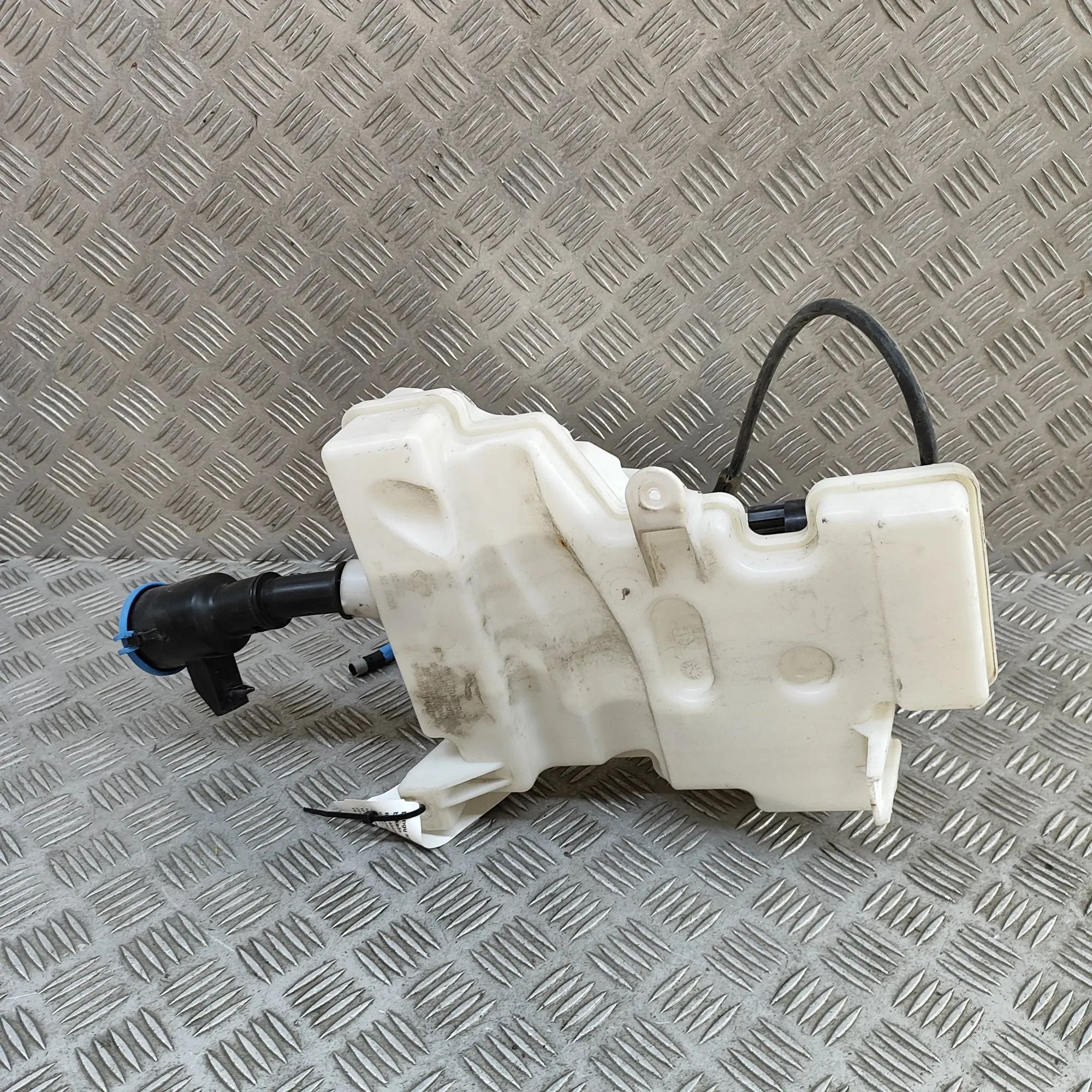 Jaguar I-Pace Window Washer Tank Window Washer Tank — JAGUAR I-PACE (X590) (2018...