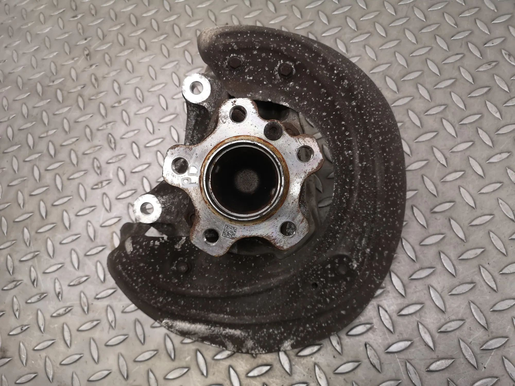 BMW 3 (G20 / G21) Front Right Wheel Hub Front Right Wheel Hub — BMW 3 SERIES (G20, G21)...