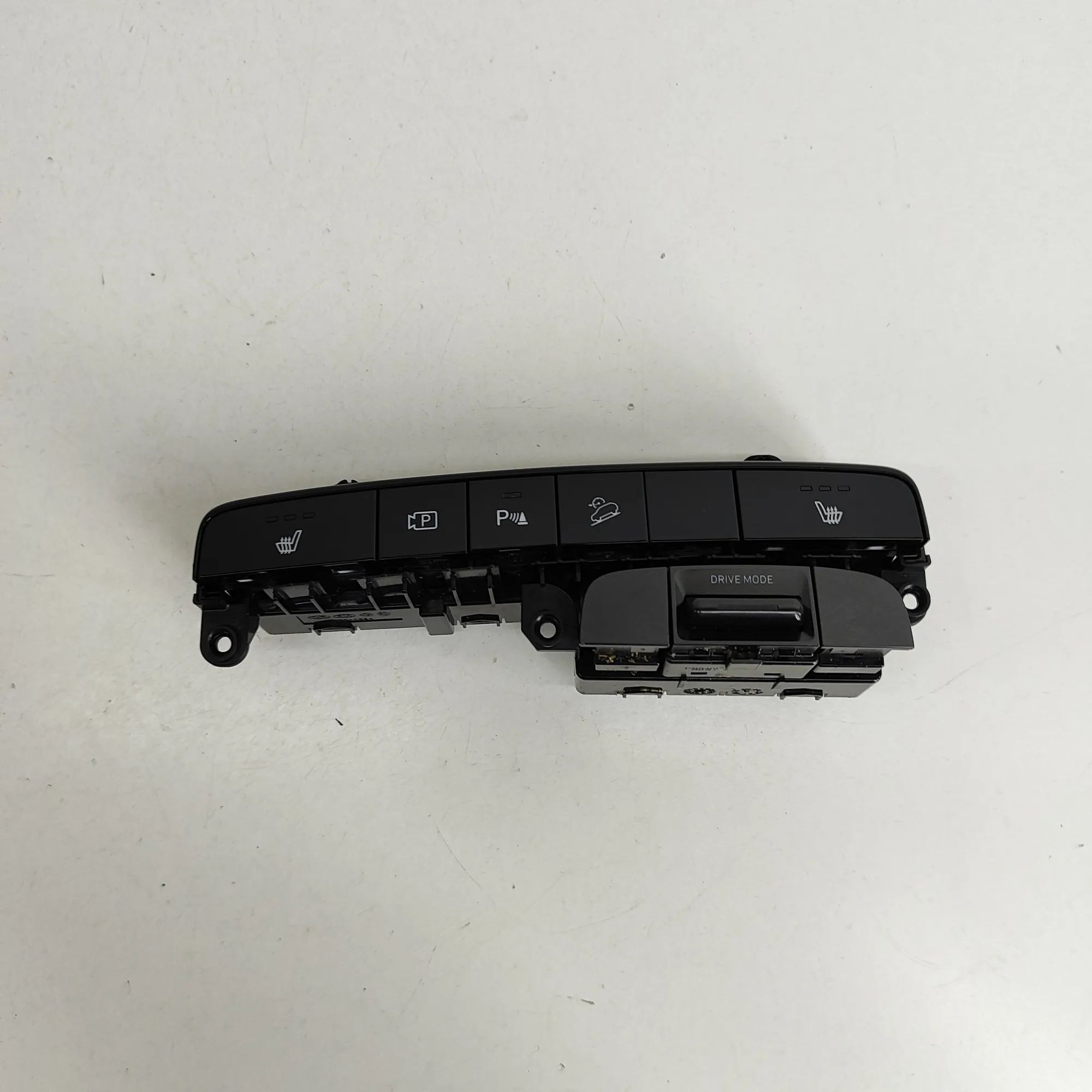 Hyundai Tucson Button Switch Panel Button Switch Panel — HYUNDAI TUCSON (NX4E, NX4...