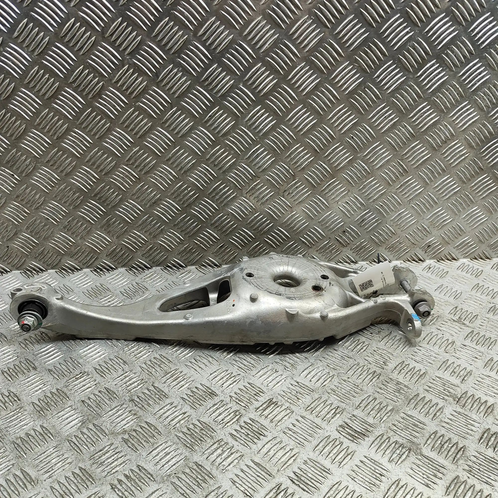 Honda CR-V Rear Left Lower Control Arm Rear Left Lower Control Arm — HONDA CR-V (VI RS...