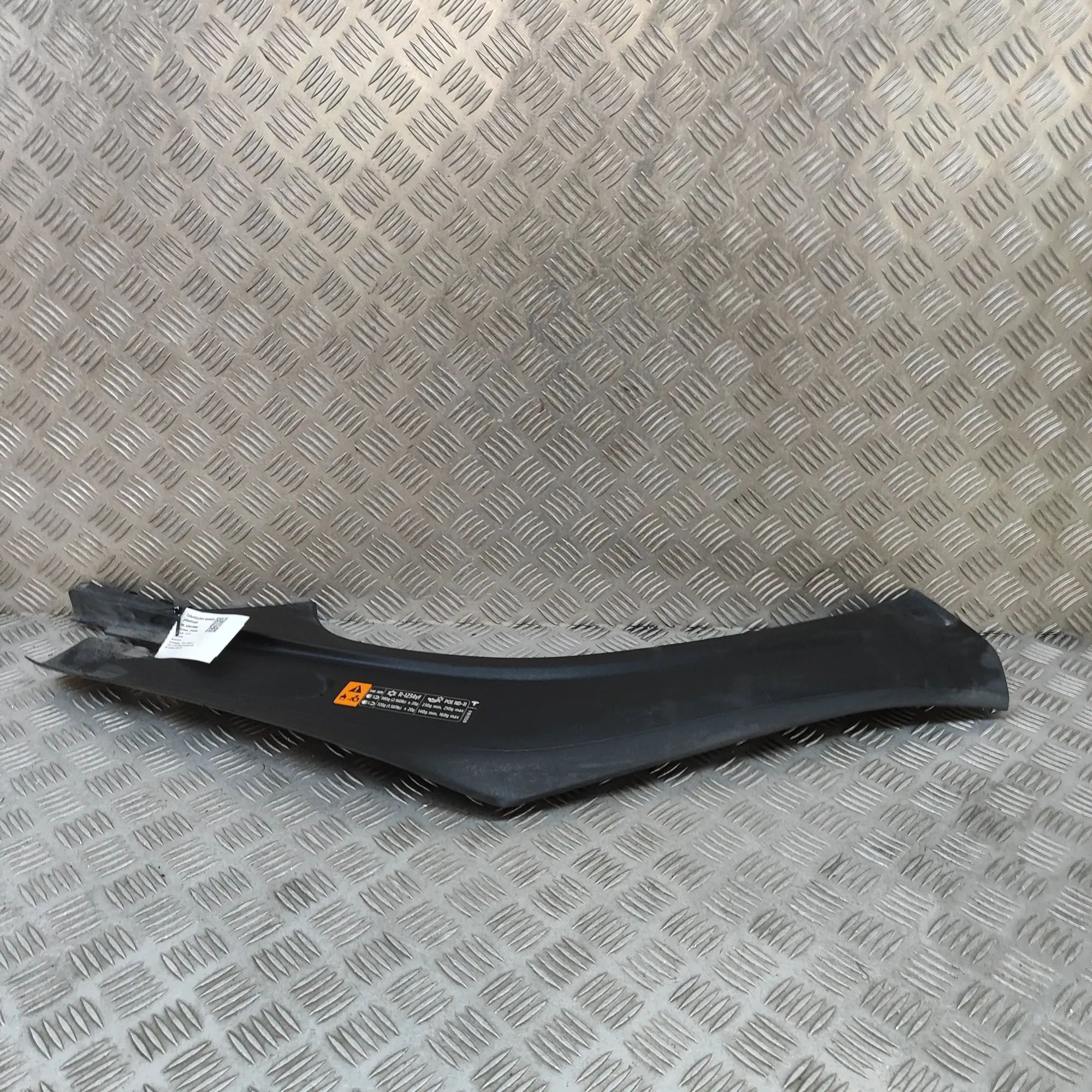 Tesla Model X Slam Panel Frame Plastic Trim Slam Panel Frame Plastic Trim — TESLA MODEL X (...