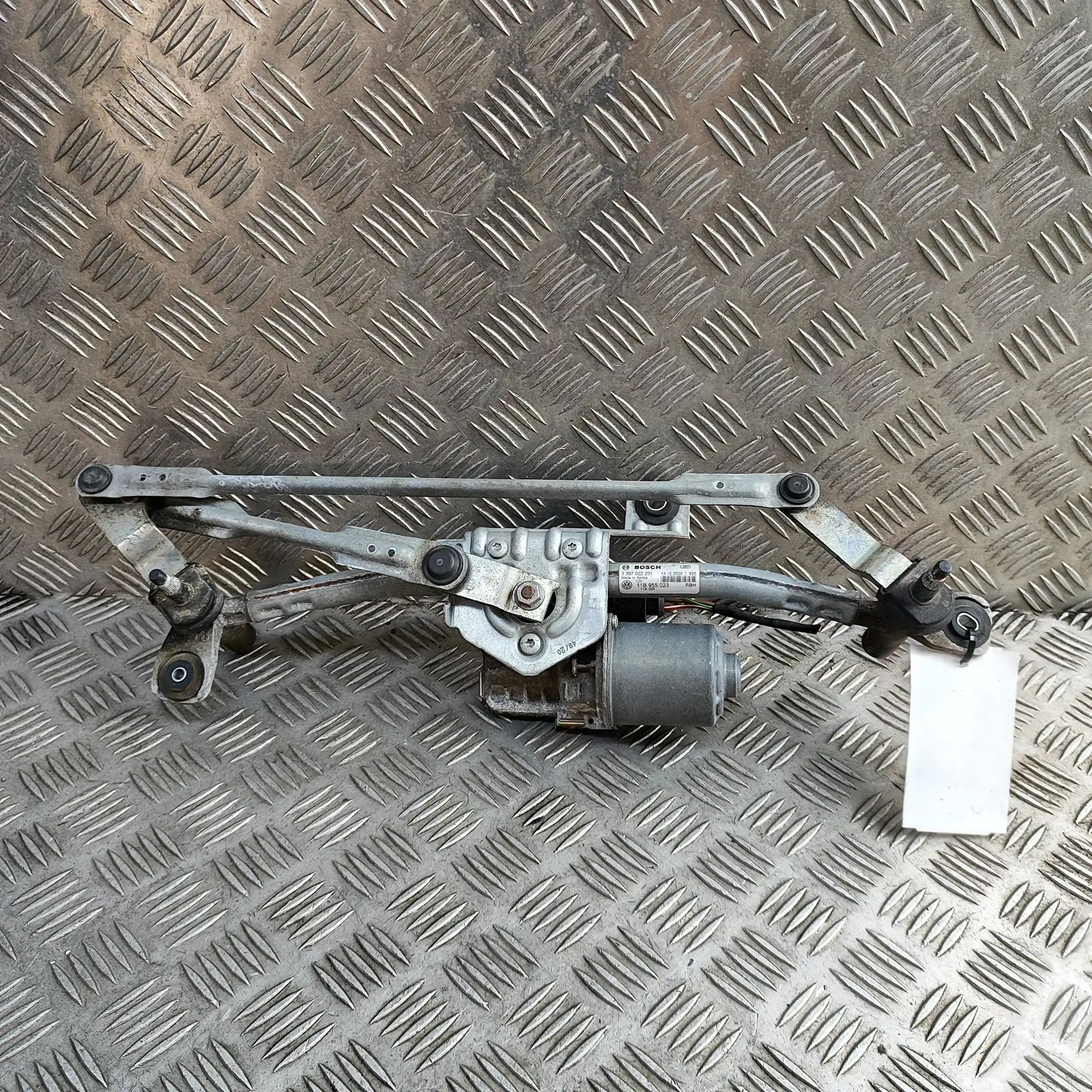 Skoda Enyaq Front Windshield Wiper Mechanism Front Windshield Wiper Mechanism — SKODA ENYAQ ...