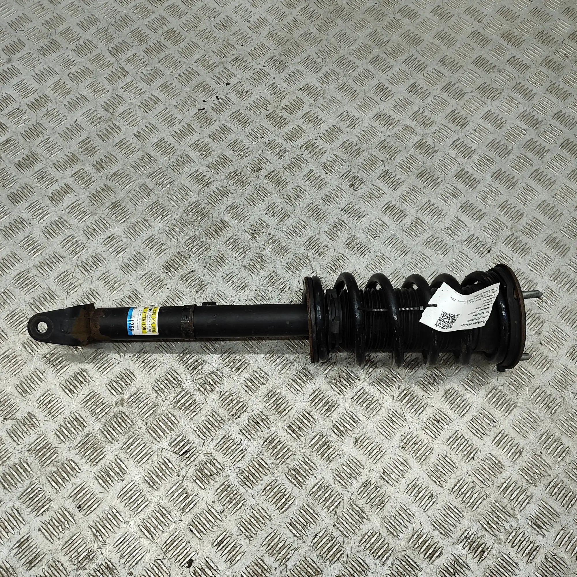 Lexus IS Shock absorber — front right Shock absorber — front right — LEXUS IS (III _E...