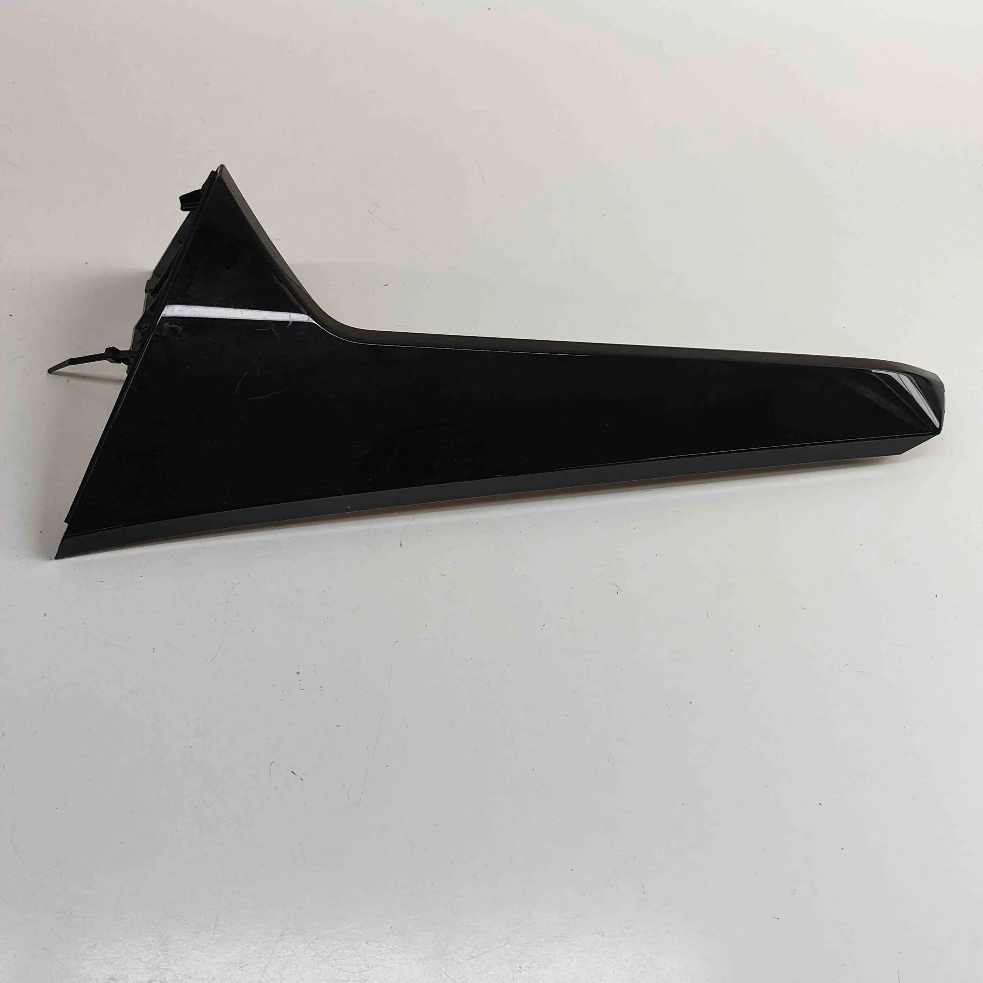 Volkswagen Tayron Tailgate Bootlid Spoiler Tailgate Bootlid Spoiler — VW TAYRON (R41) (202...