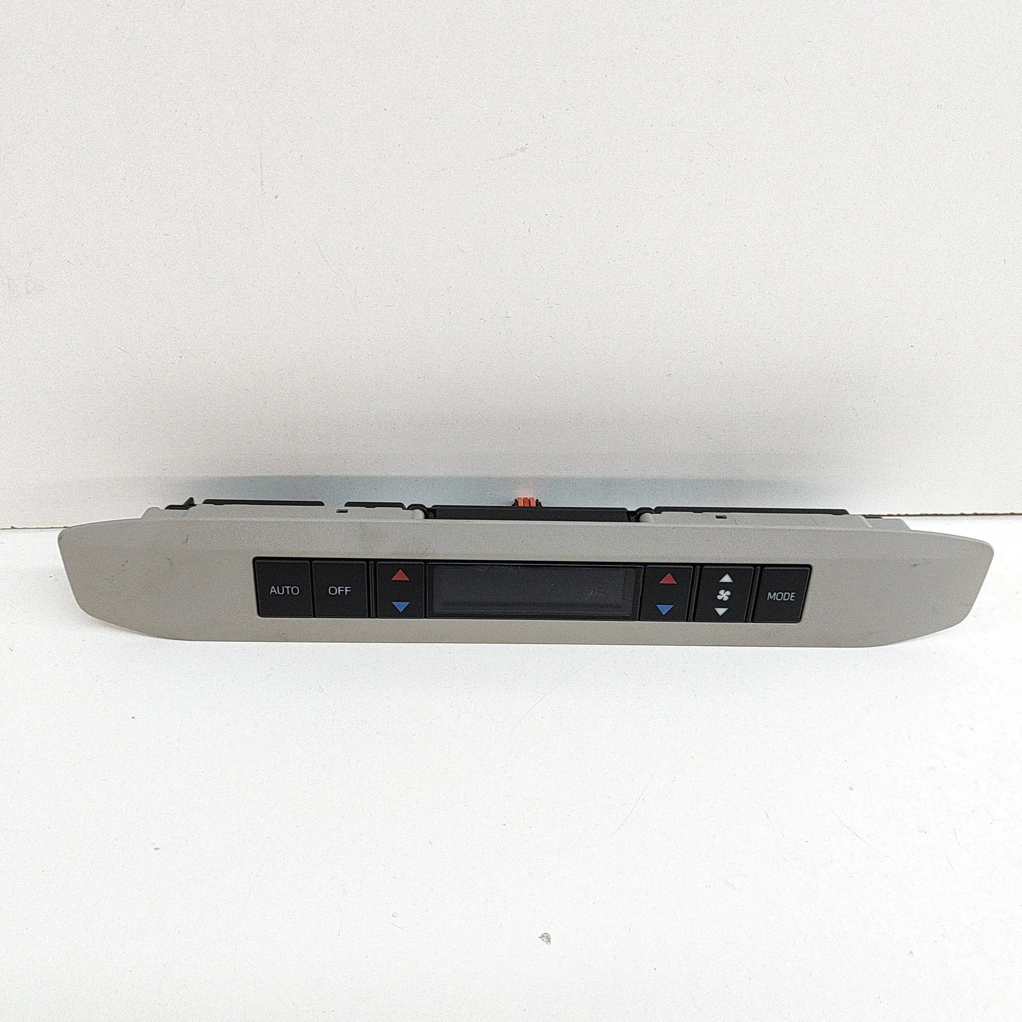Toyota Sienna Climate control unit Climate control unit — TOYOTA SIENNA (_L4_) (20...