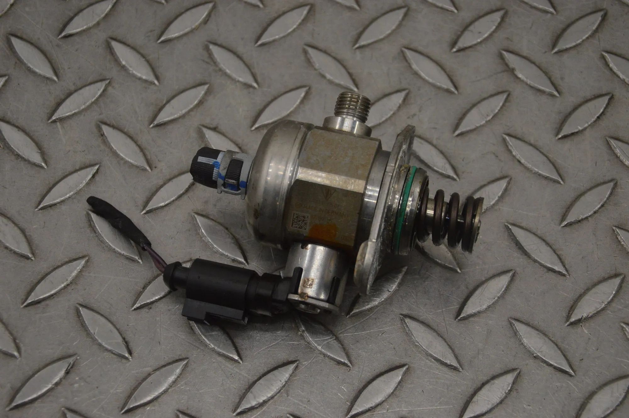 Porsche 911 (991) fuel pump Fuel pump — PORSCHE 911 (991) (2011-2020) — 9A2...