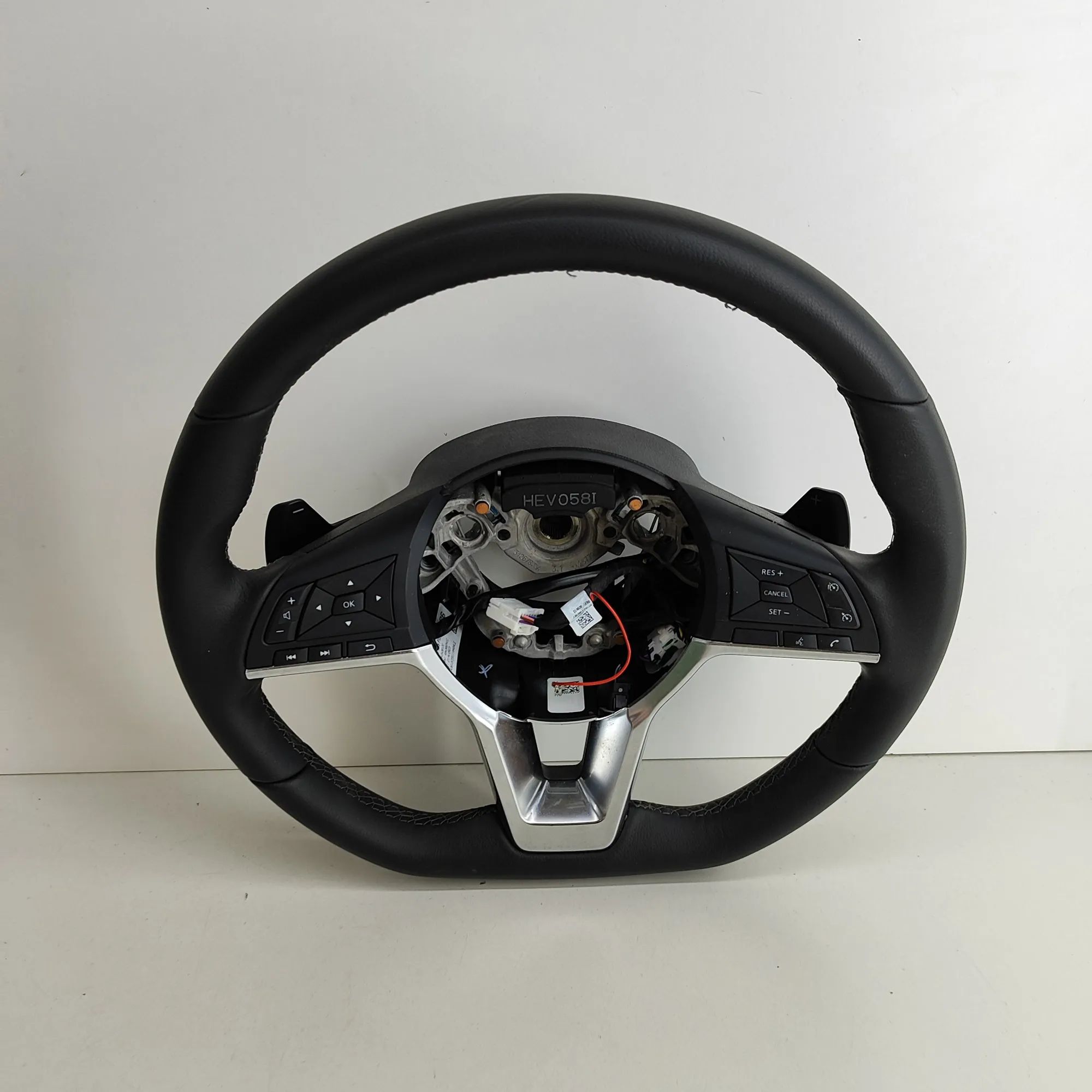 Nissan Juke steering wheel Steering Wheel — NISSAN JUKE (F16) (2019-...) —...