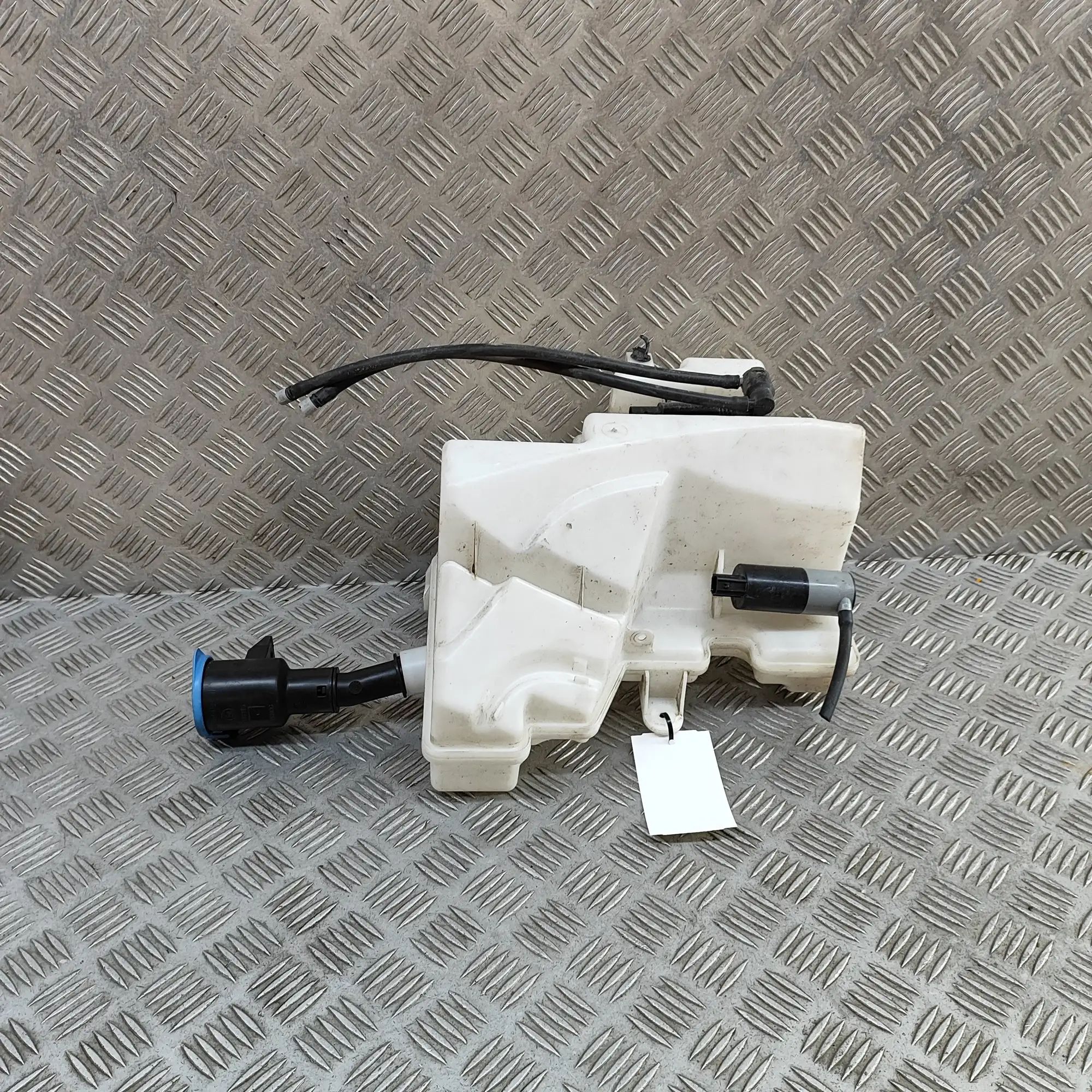 Jaguar I-Pace Window Washer Tank Window Washer Tank — JAGUAR I-PACE (X590) (2018...