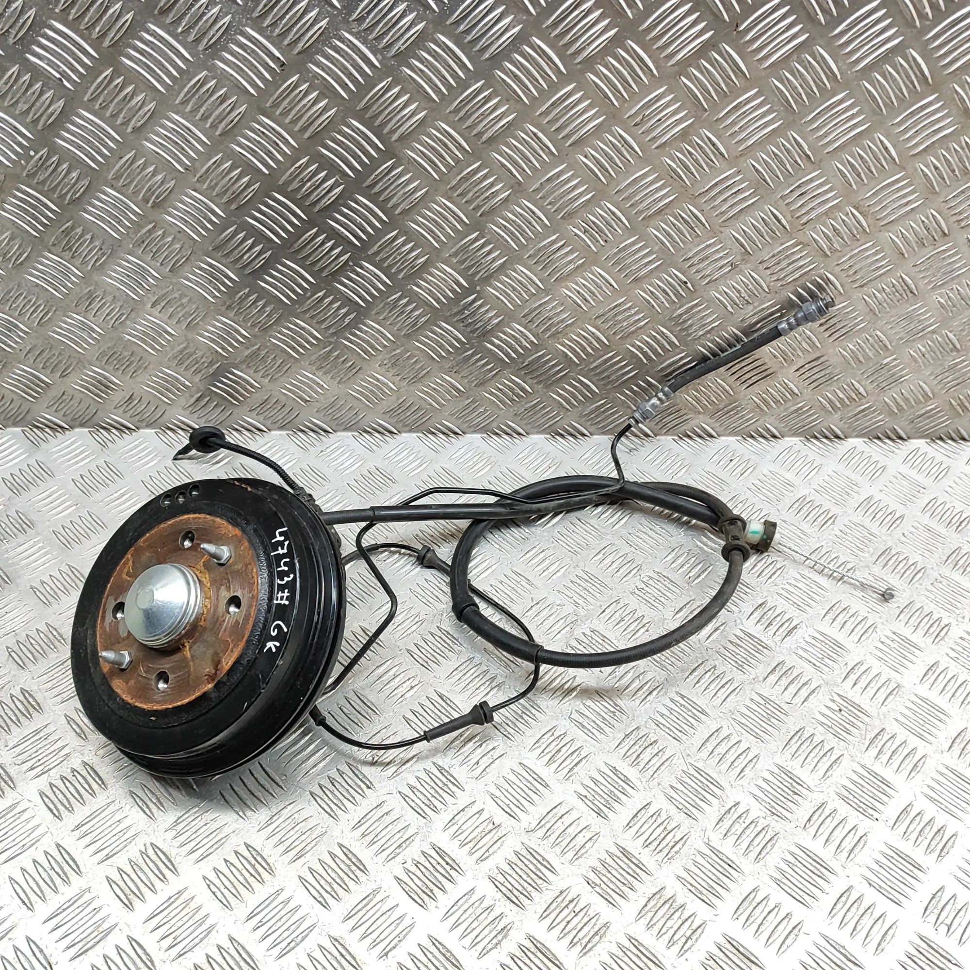 Fiat 500 (312) Rear Left Wheel Hub Spindle Rear Left Wheel Hub Spindle — FIAT 500 (312_) (...
