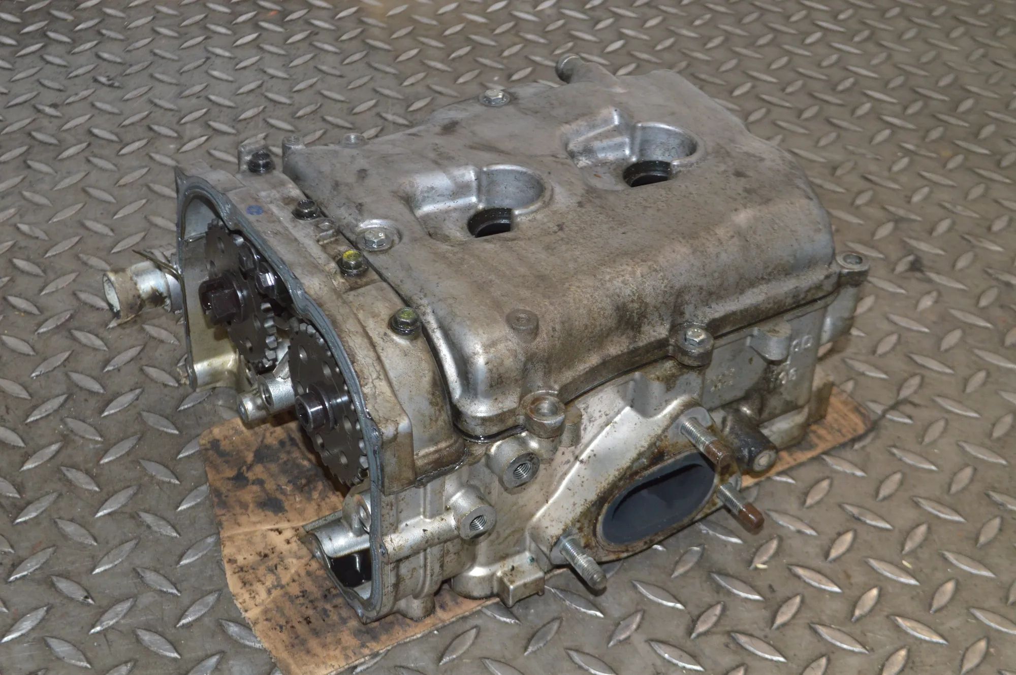 Subaru Outback Engine Cylinder Head Engine Cylinder Head — SUBARU OUTBACK (BL, BP) ...
