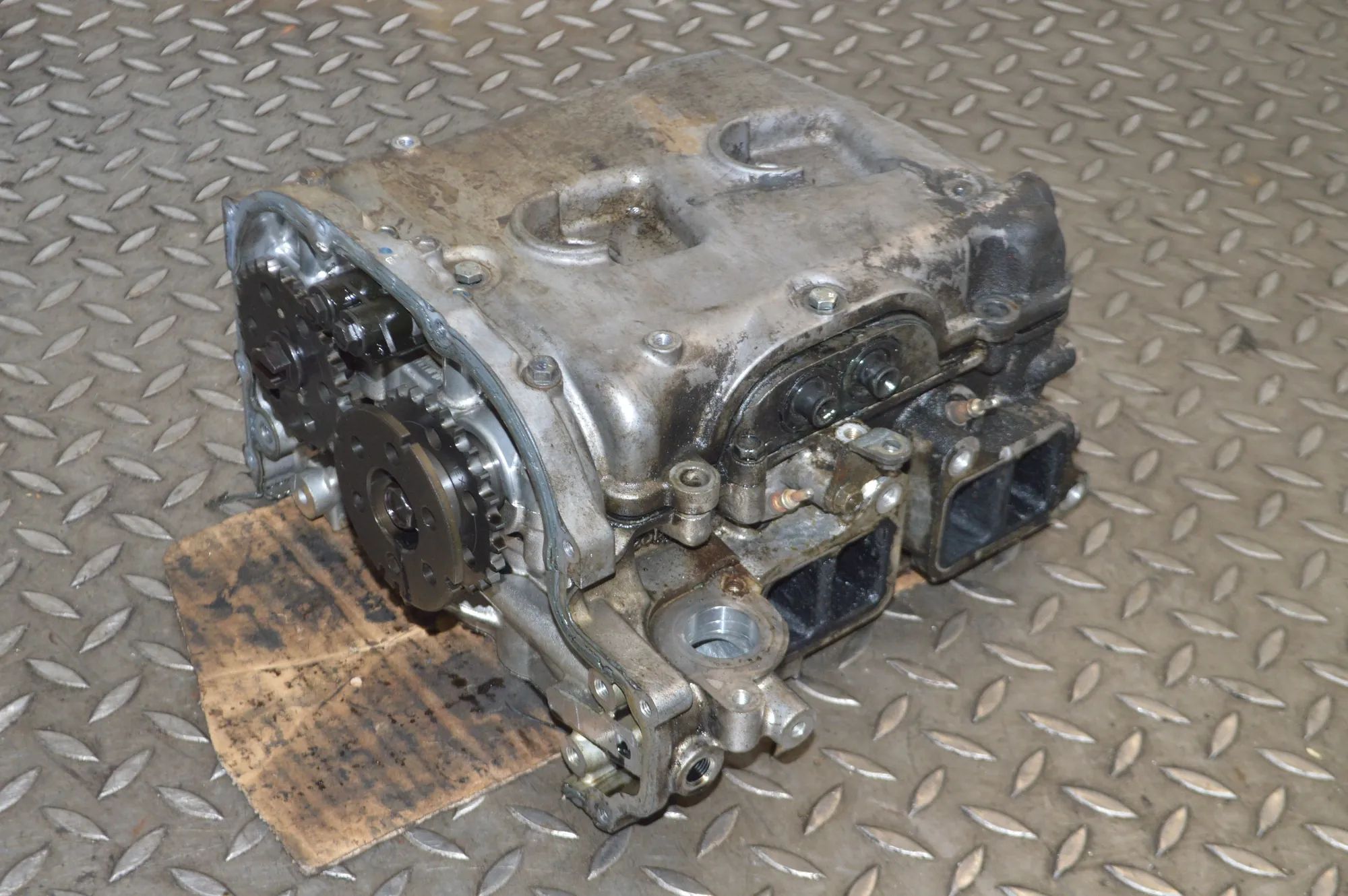 Subaru Outback Engine Cylinder Head Engine Cylinder Head — SUBARU OUTBACK (BL, BP) ...
