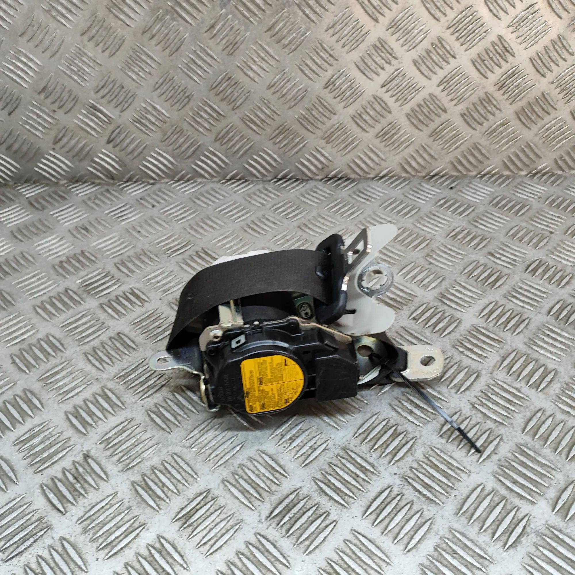 Lexus GS Front Left Seatbelt Front Left Seatbelt — LEXUS GS (_L1_) (2011-......