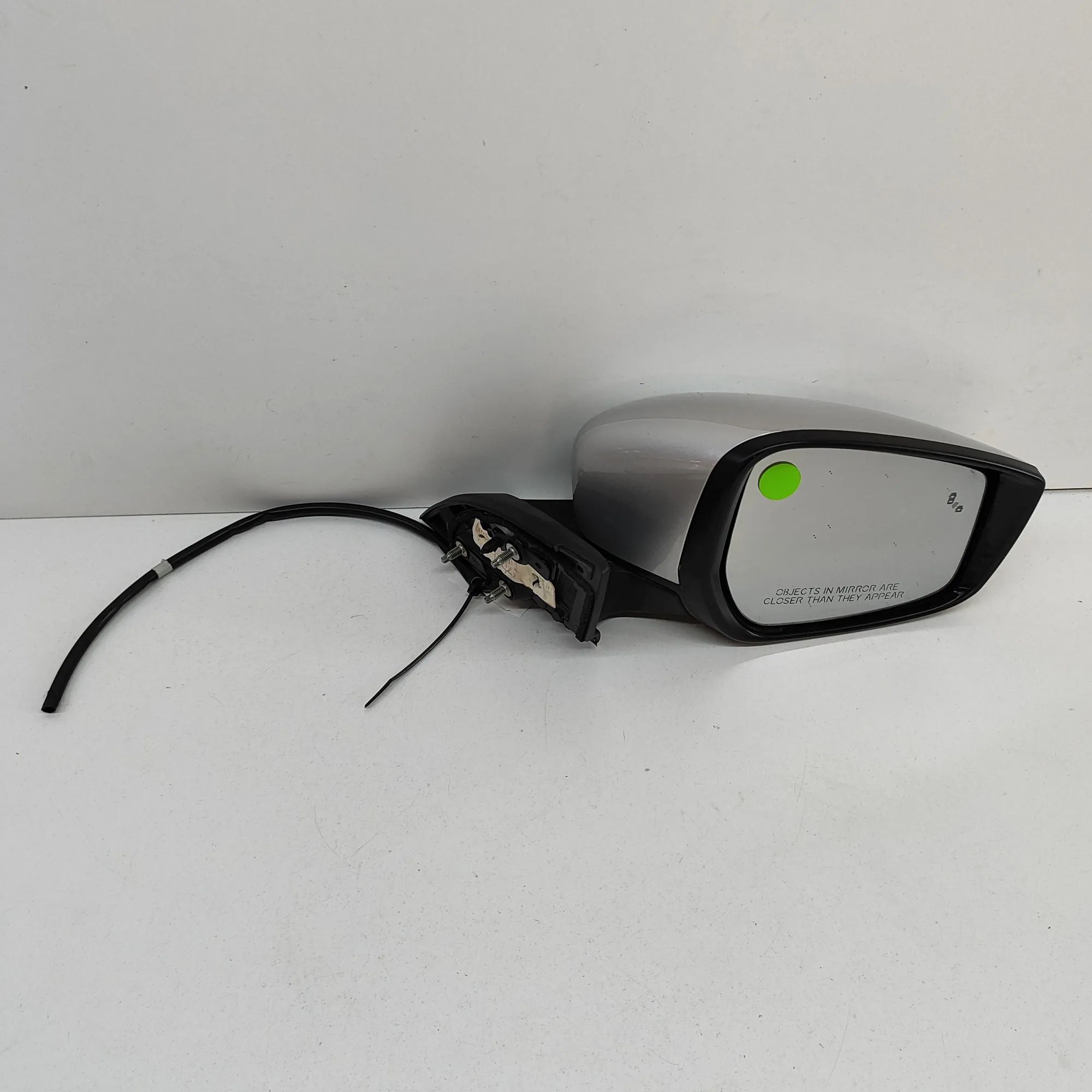 Nissan Leaf Right Side Wing Mirror Right Side Wing Mirror — NISSAN LEAF (ZE1) (201...