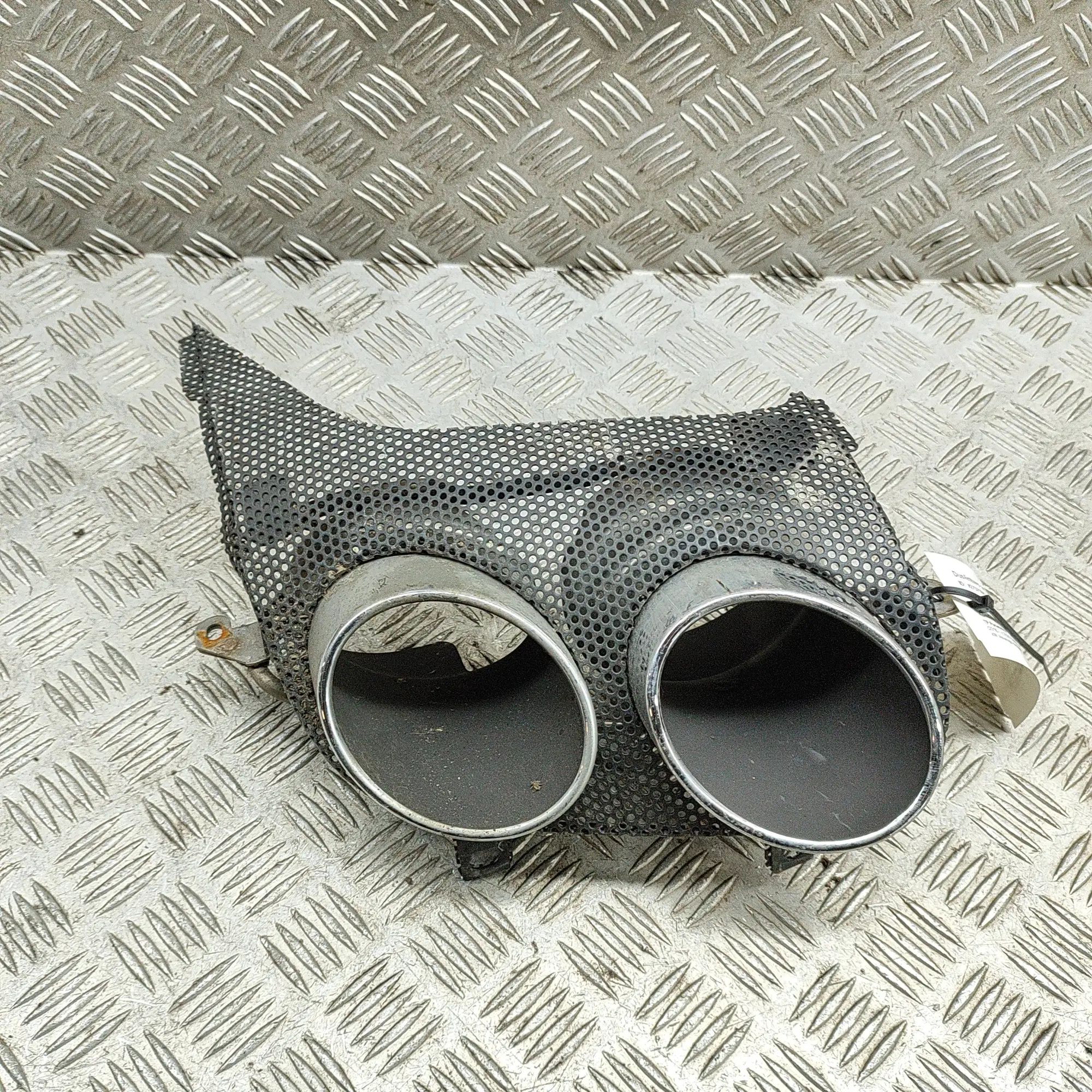 Maserati Levante Exhaust tailpipe trim Exhaust tailpipe trim — MASERATI LEVANTE (SUV M...