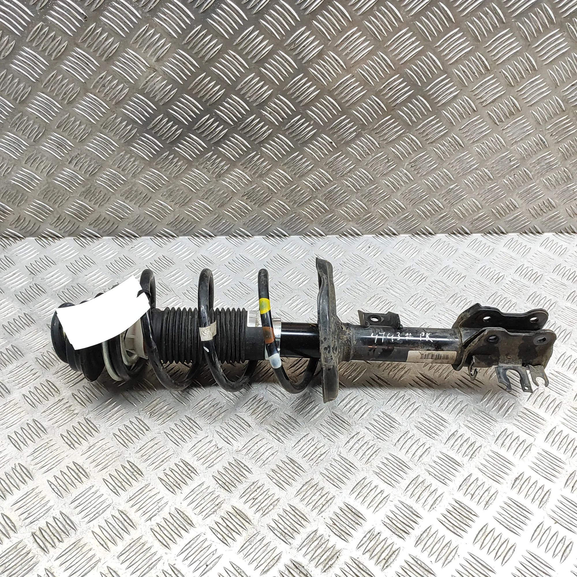 Fiat 500 (312) Shock absorber — front left Shock absorber — front left — FIAT 500 (312_) (...