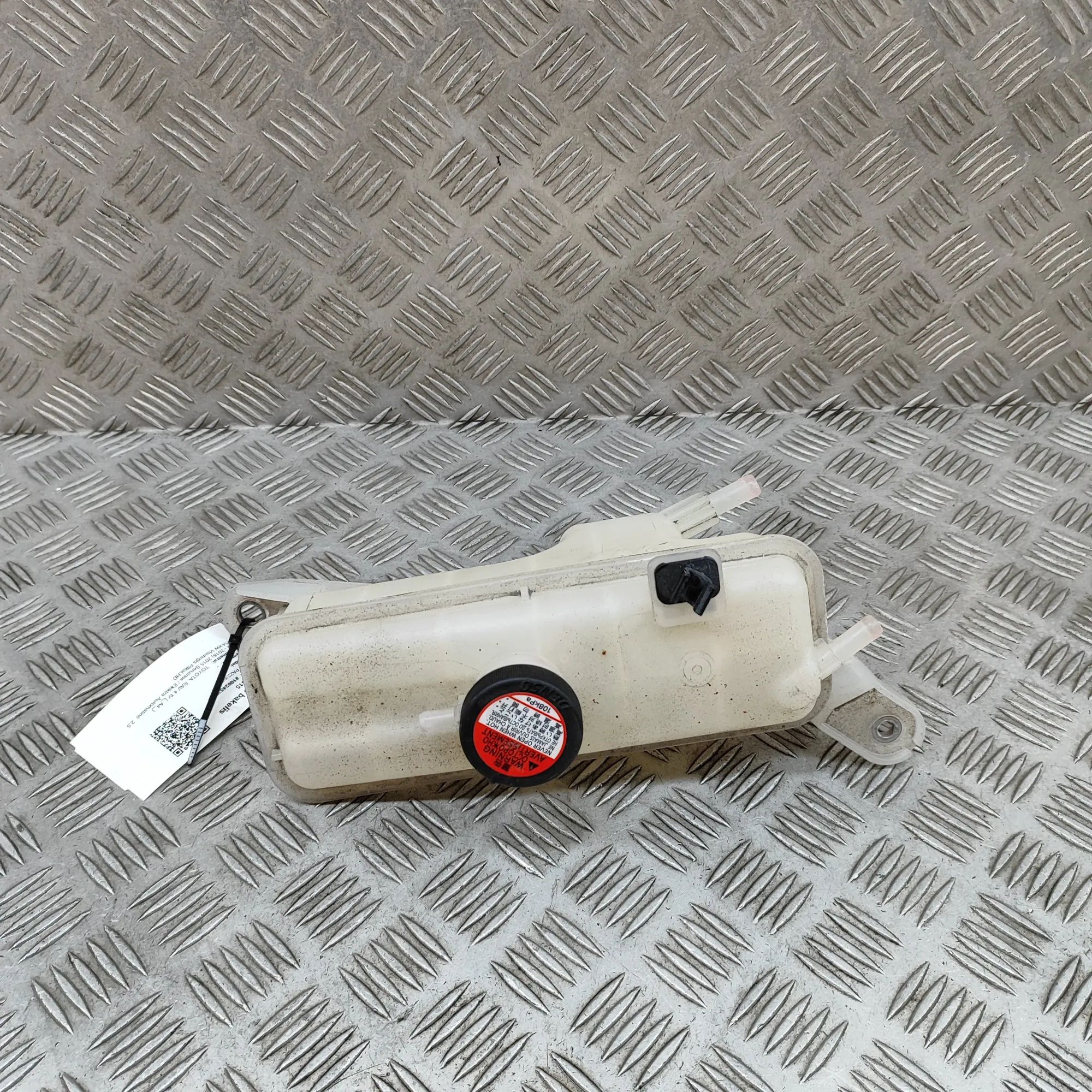 Toyota RAV4 (XA40) Expansion Tank Expansion tank — TOYOTA RAV (4 IV _A4_) (2012-2...