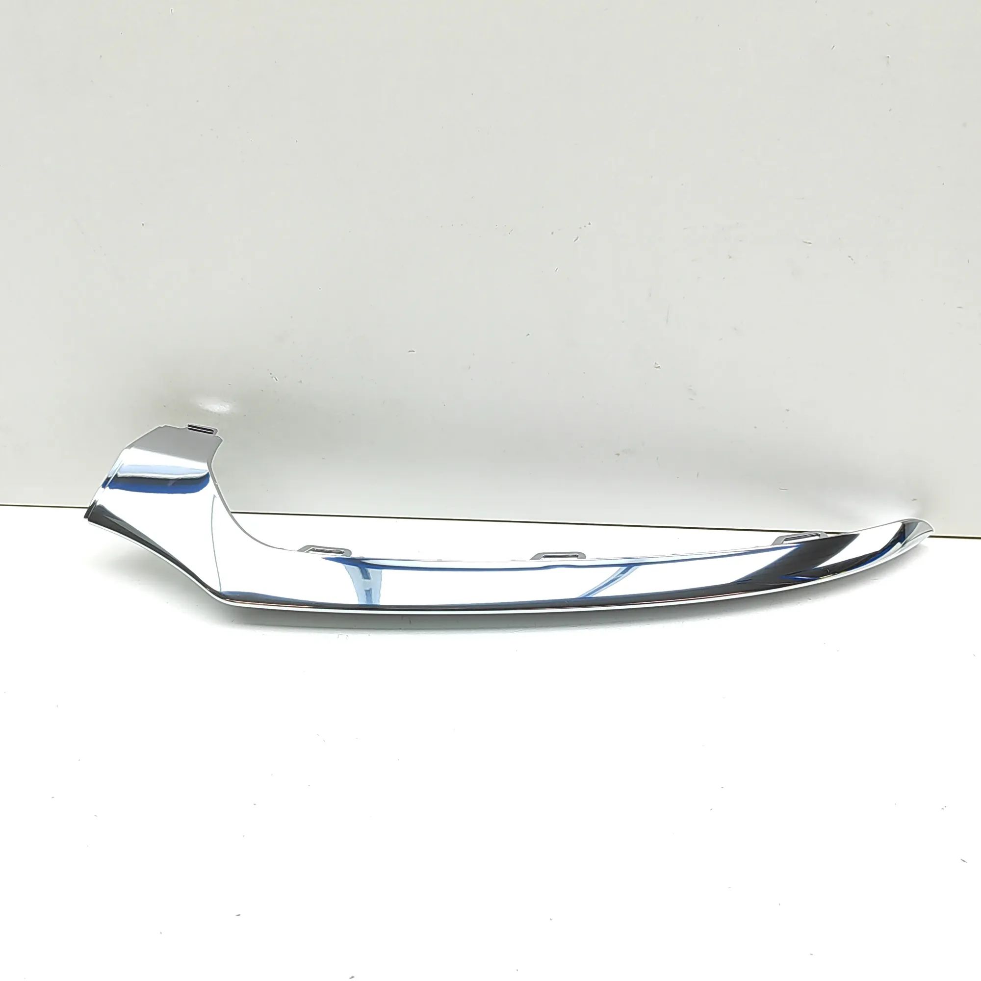 Mercedes-Benz A (W176) Bumper moulding — front left Bumper moulding — front left — MERCEDES BENZ C-...