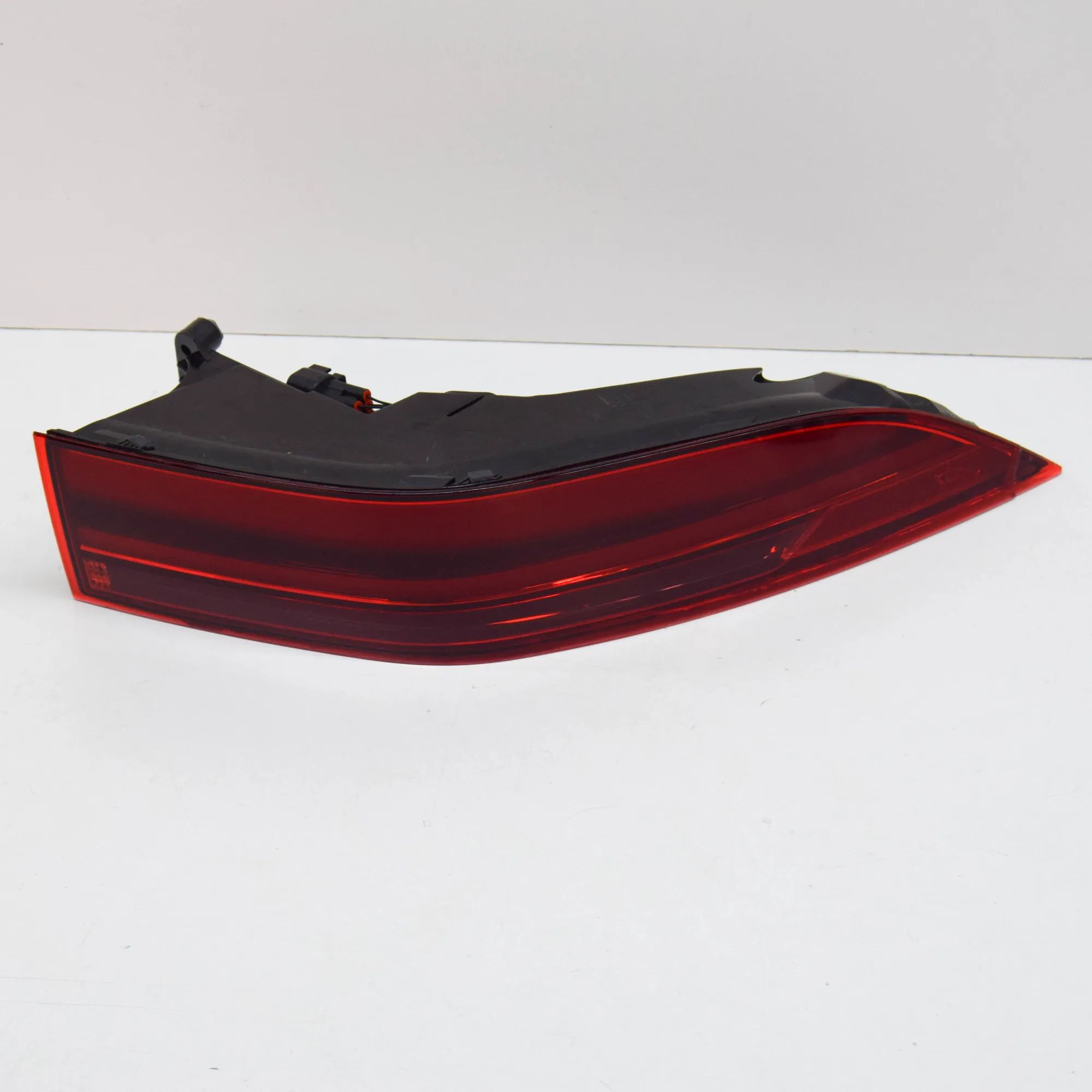 Jaguar E-Pace Rear Right Tail Light Rear Right Tail Light — JAGUAR E-PACE (X540) (2...
