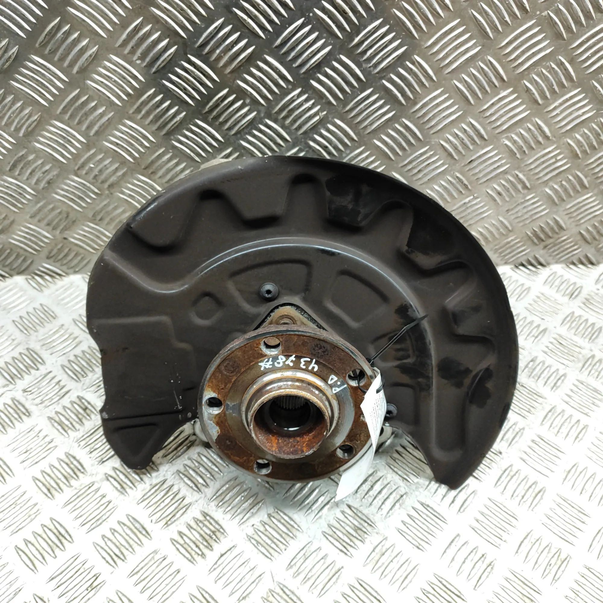 Volkswagen Golf 8 Front Right Wheel Hub Front Right Wheel Hub — VW GOLF (VIII CD1) (202...