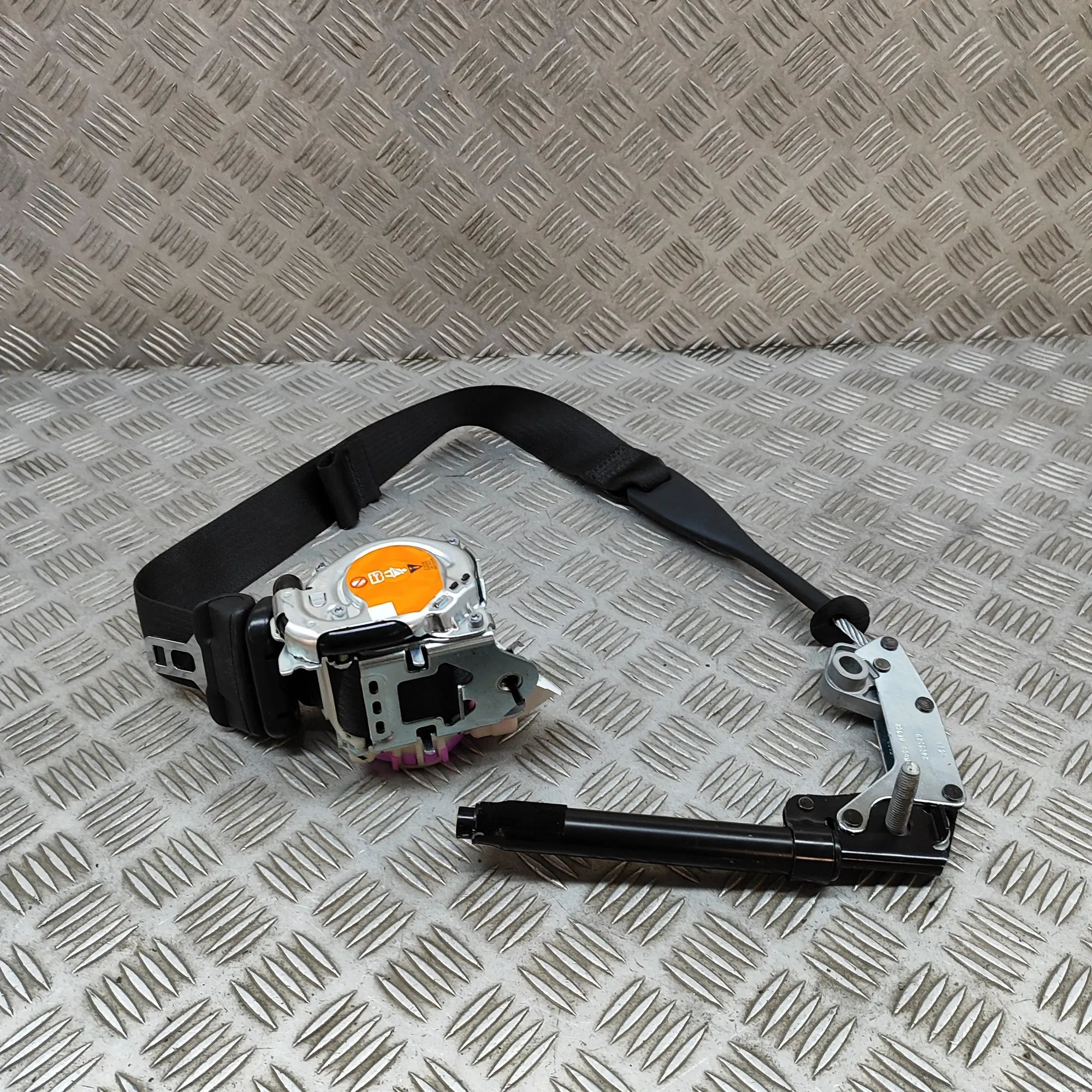 Front Right Seatbelt Brand/Model: FORD USA MUSTANG
Year: 2016
Engine...