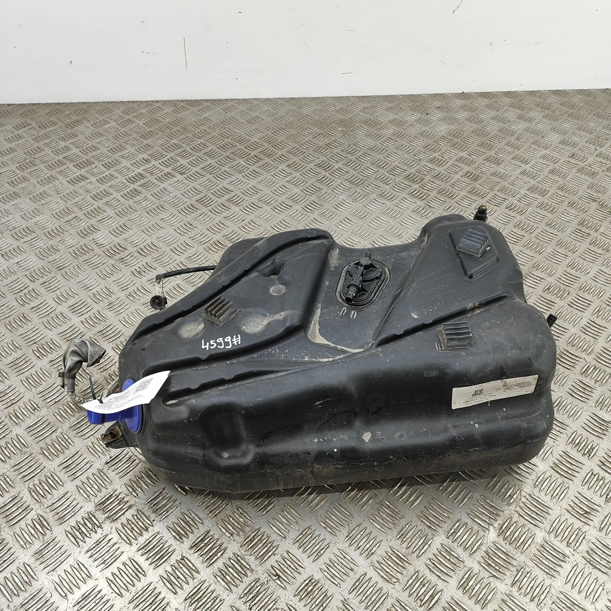 Land Rover Range Rover Sport (L494) Adblue бачок AdBlue tank — LAND ROVER RANGE ROVER SPORT (II ...