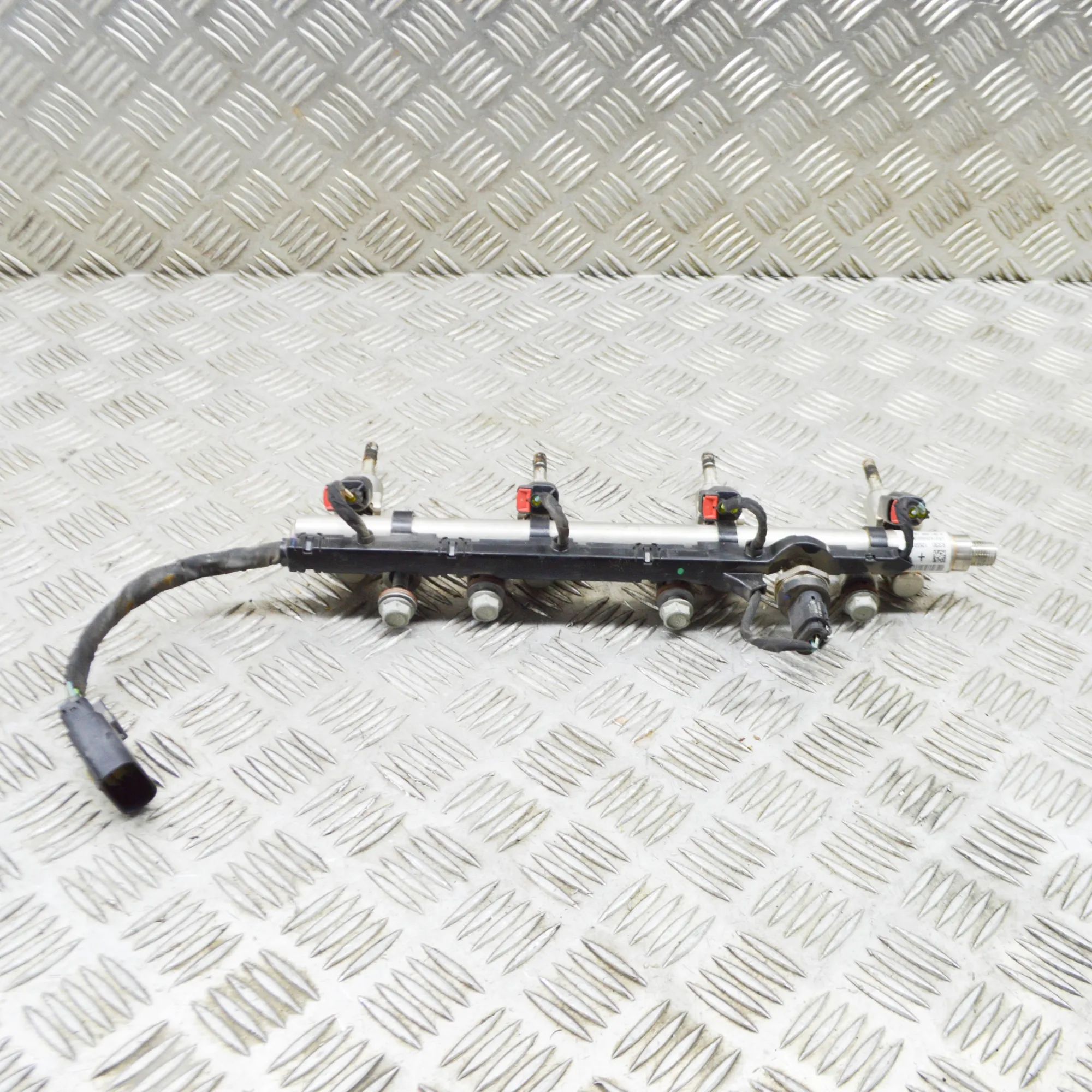 Chevrolet Camaro Fuel Rail Fuel rail — CHEVROLET CAMARO (2015-...) — 12658...