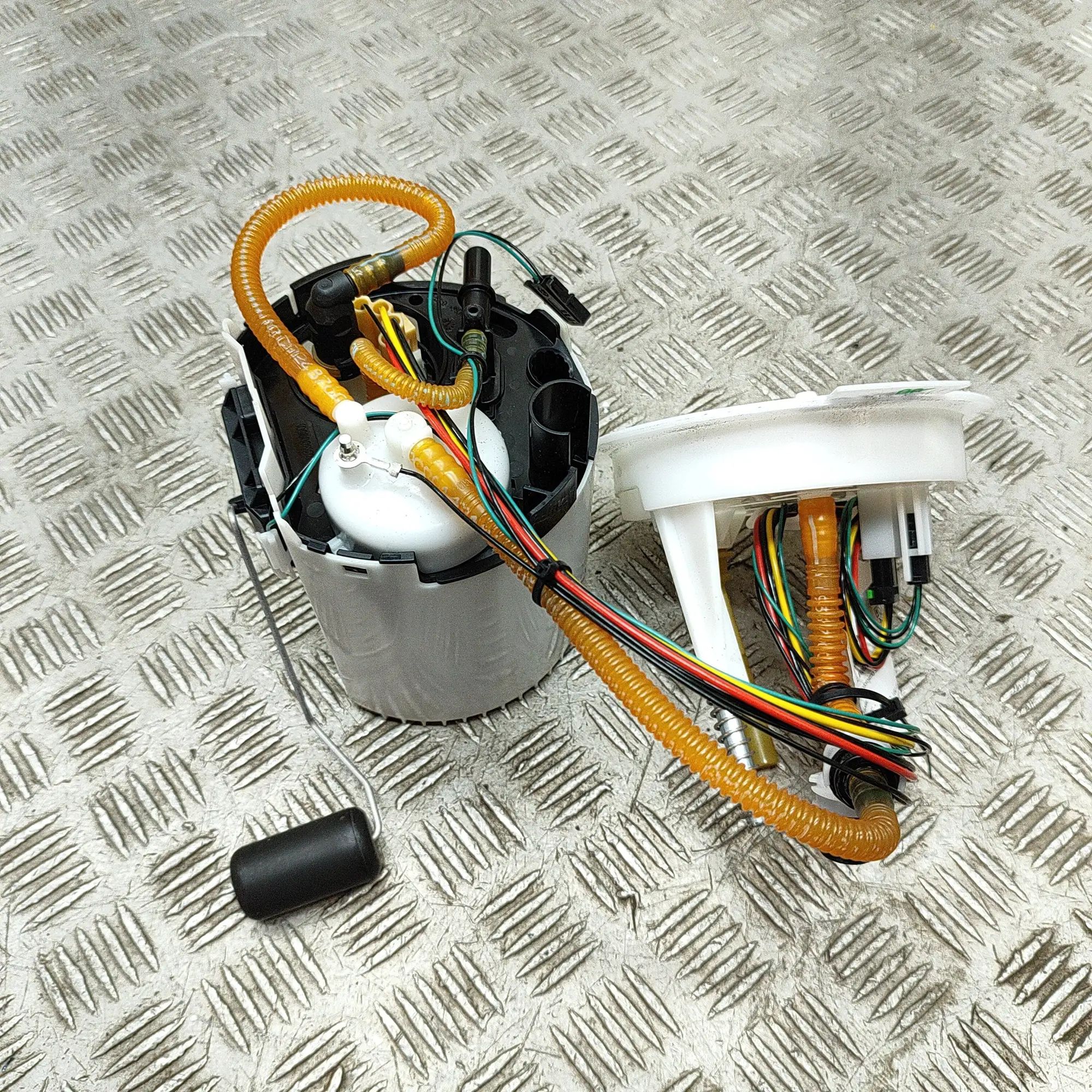 Volvo V60 Fuel Tank Pump Fuel Tank Pump — VOLVO V60 (II) (2019-...) — 31...