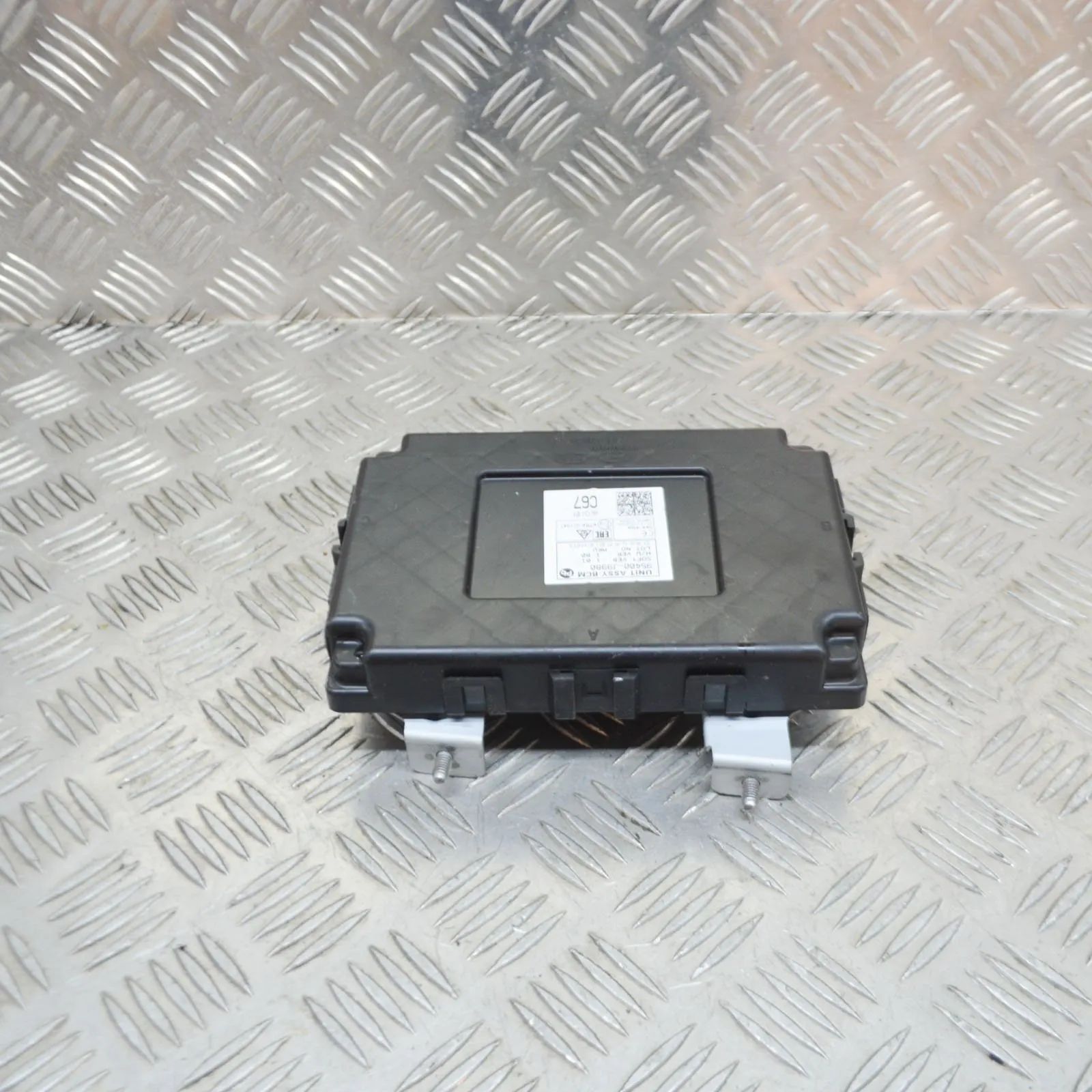 Hyundai Kona Comfort Control Unit Comfort Control Unit — HYUNDAI KONA (2017-...) ...