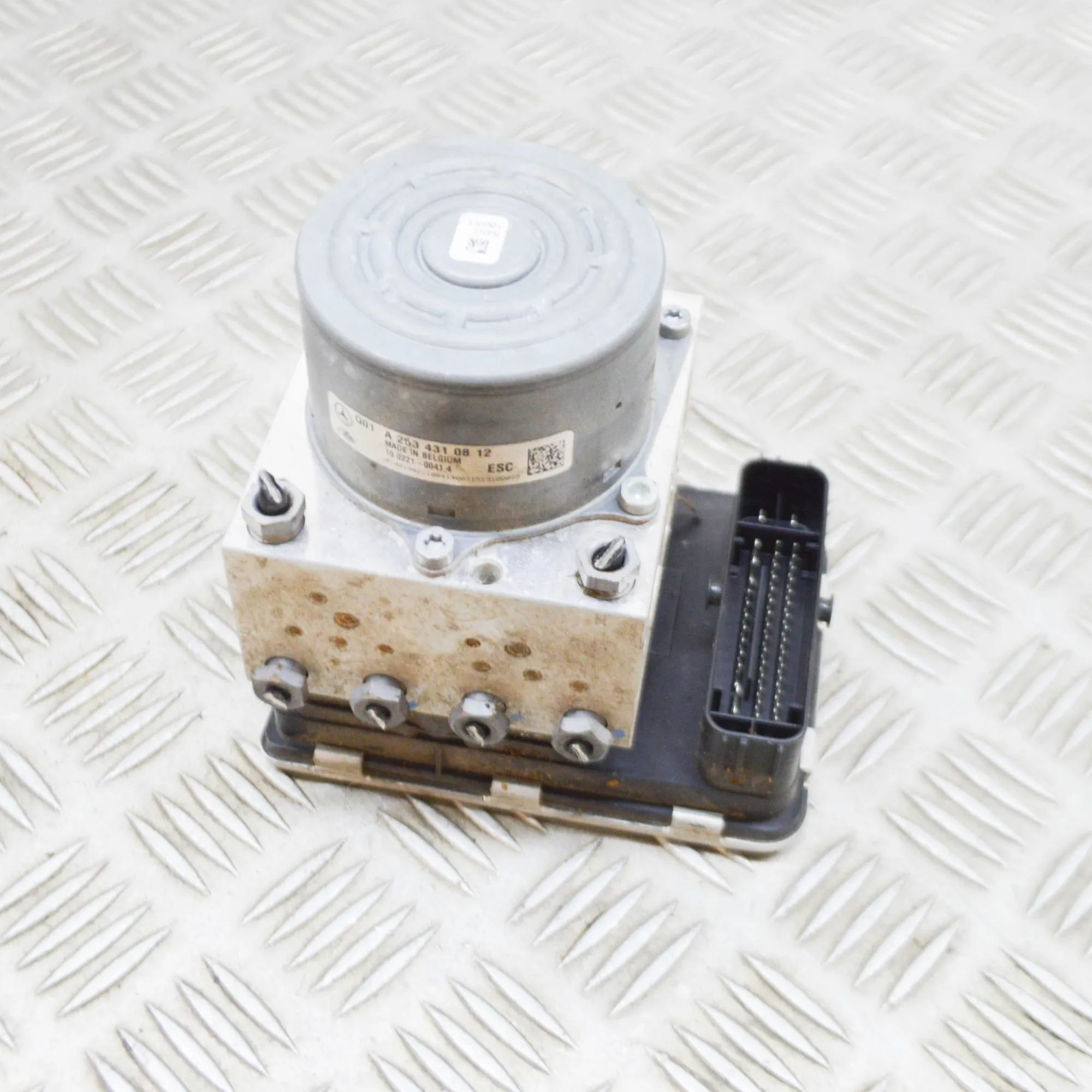 Mercedes-Benz A (W176) ABS Hydraulipumppu ABS Pump — MERCEDES BENZ C-CLASS (W205) (2013-P...