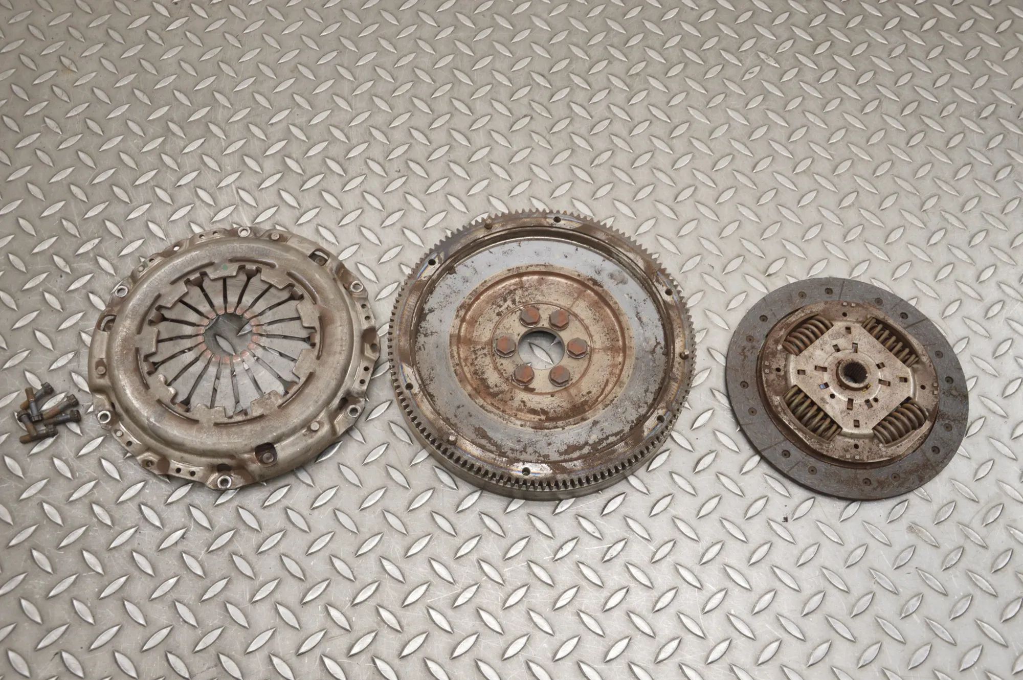 Volkswagen Polo clutch kit Clutch kit — VW POLO (6R, 6C) (2009-...) — 03P1...