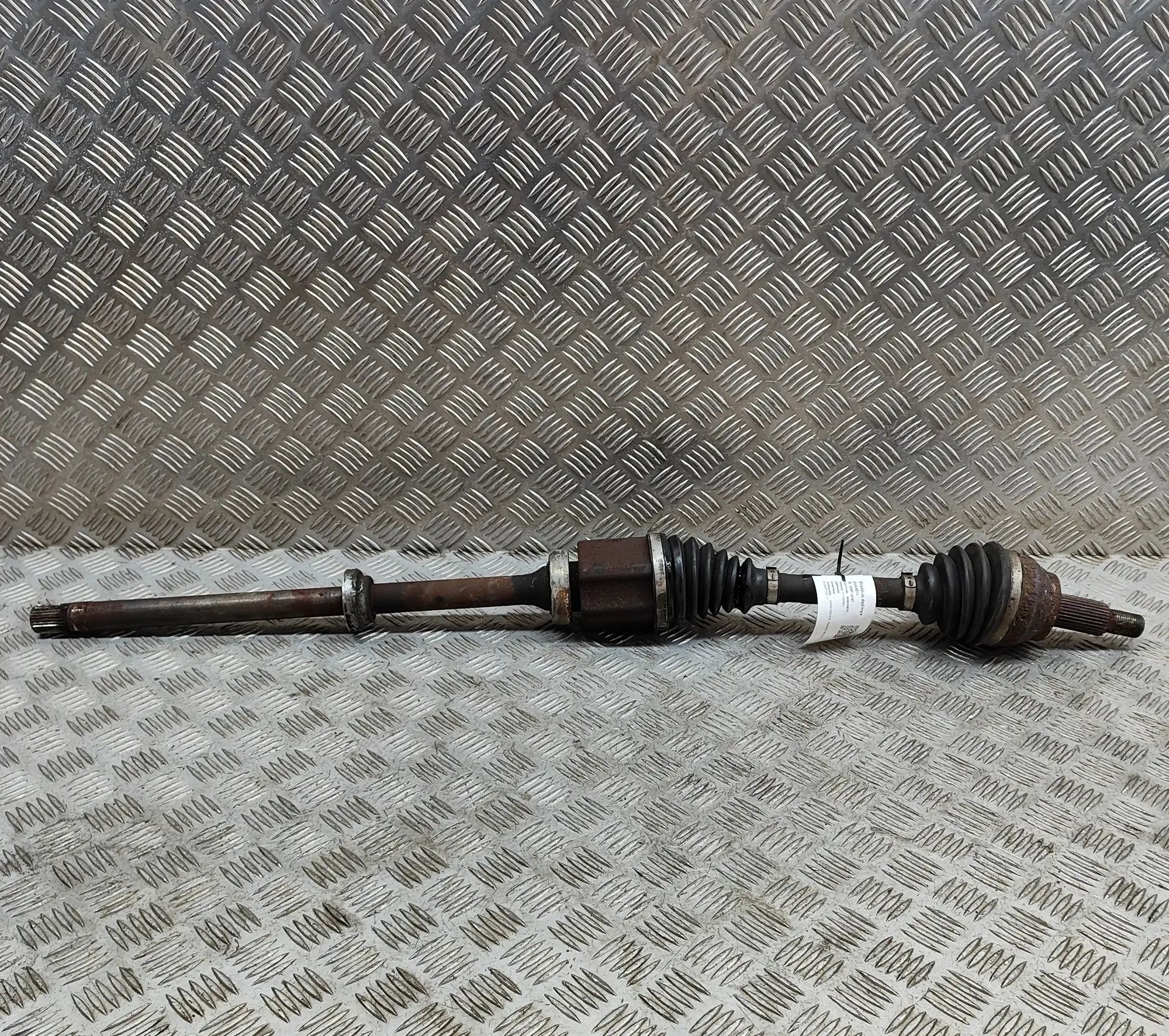 Land Rover Range Rover Evoque Front Right Driveshaft Front Right Driveshaft — LAND ROVER RANGE ROVER...