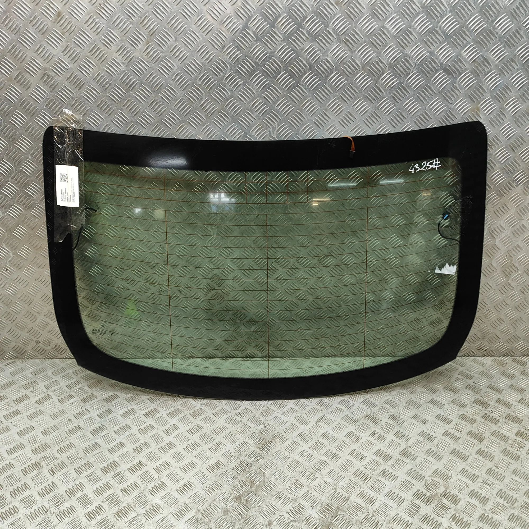 BMW 2 (F44) Rear Window glass Rear window glass — BMW 2 SERIES (Gran Coupe F4...
