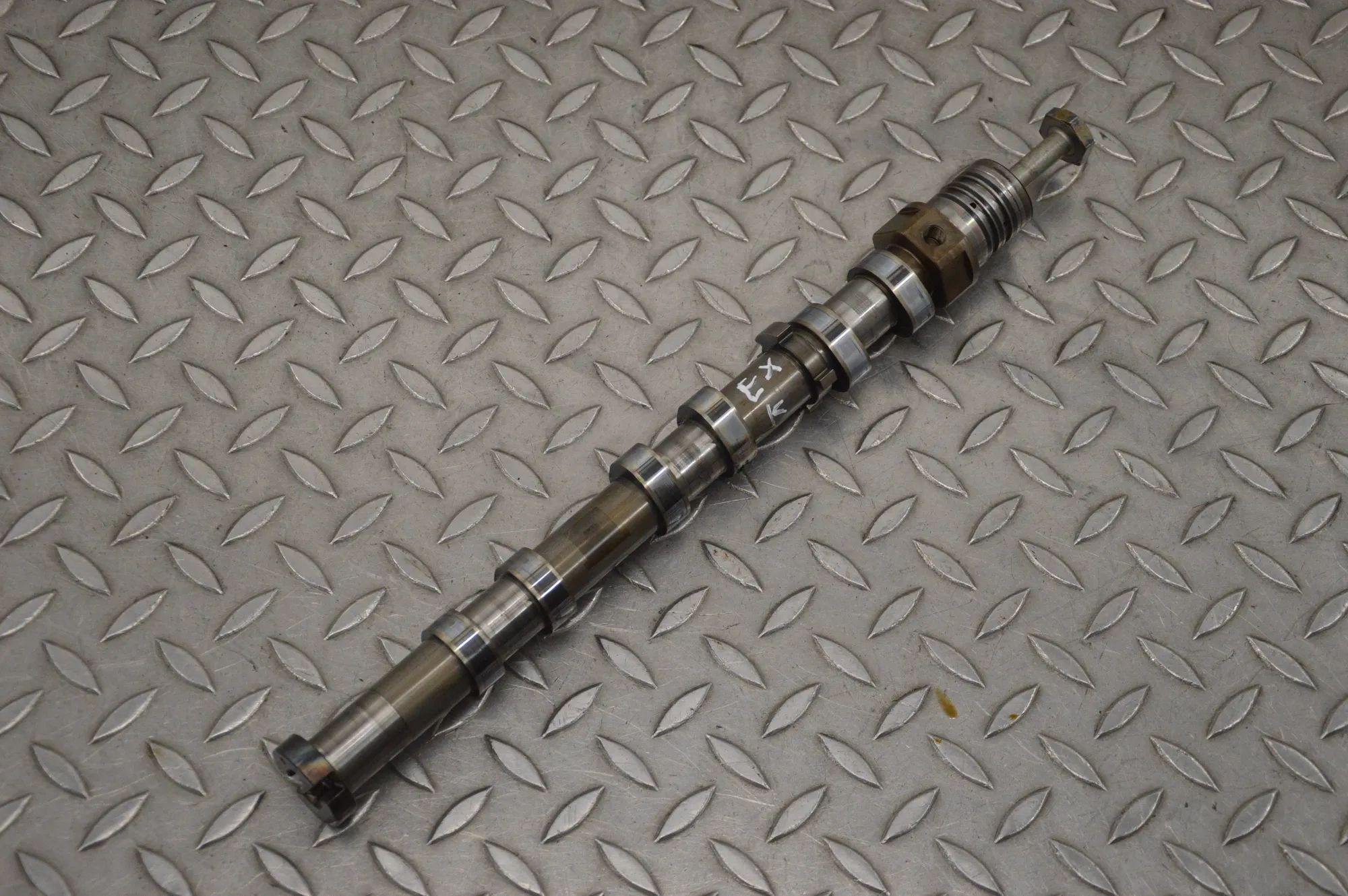 Alfa-Romeo Giulia (952) Exhaust camshaft — left Exhaust camshaft — left — ALFA ROMEO GIULIA (95...