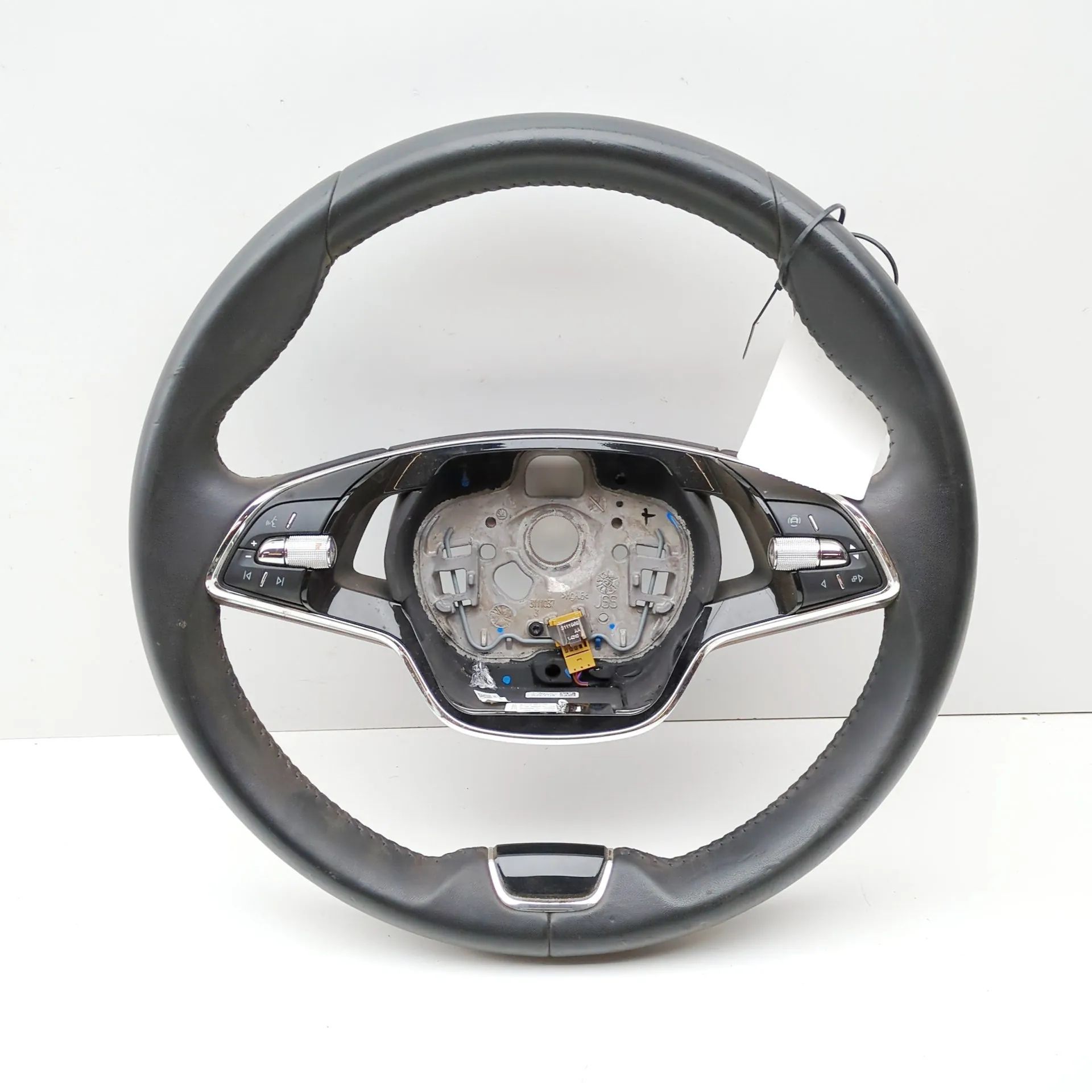 Skoda Octavia steering wheel Steering Wheel — SKODA OCTAVIA (IV Combi NX5) (...