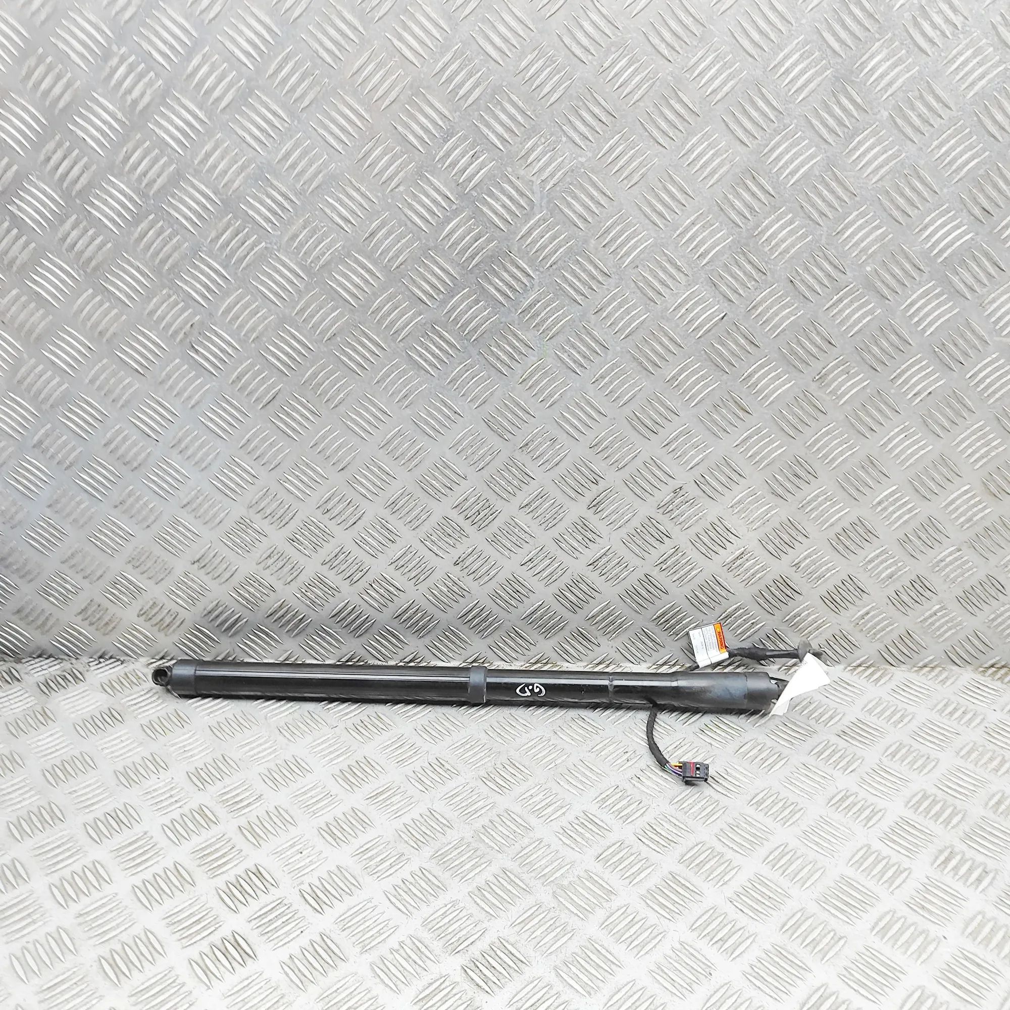 Hyundai Santa Fe Right Side Tailgate Gas Strut Right Side Tailgate Gas Strut — HYUNDAI SANTA (...
